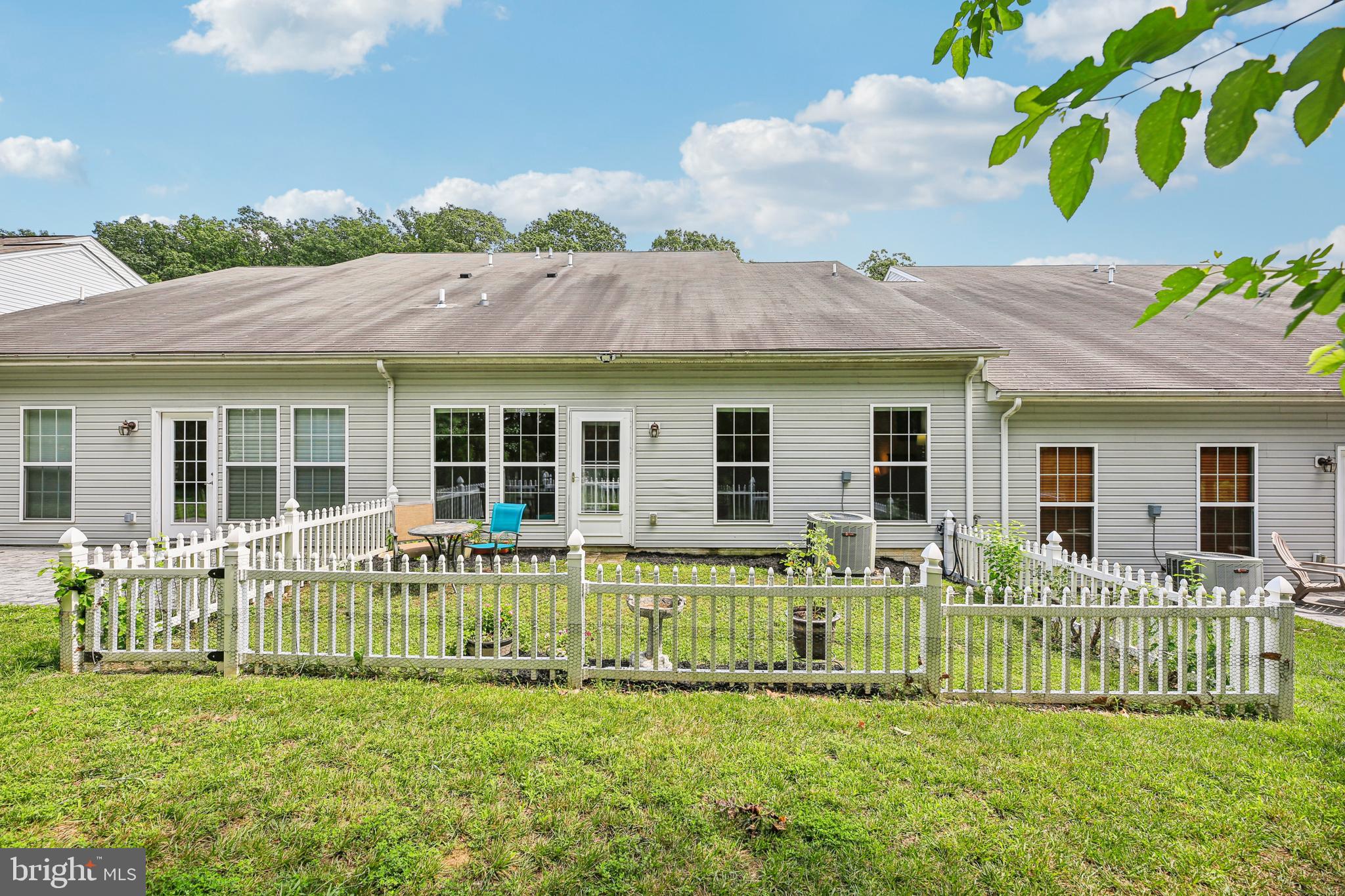 GUILFORD MEWS - Residential