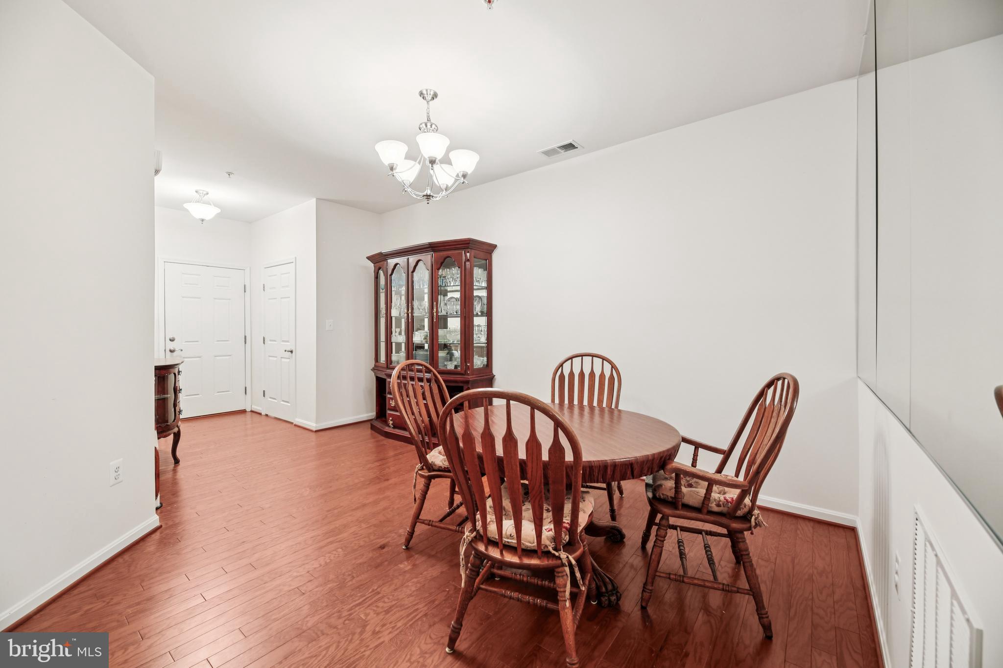 GUILFORD MEWS - Residential