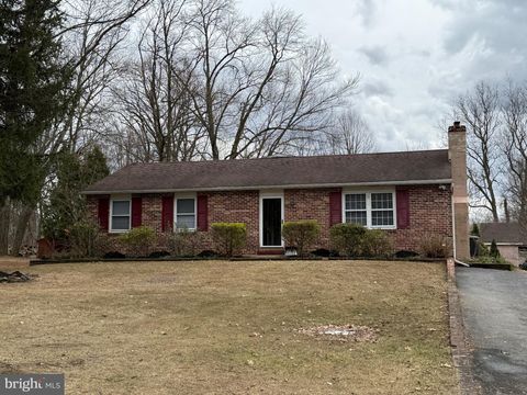 12 DOGWOOD DELL COATESVILLE PA 19320