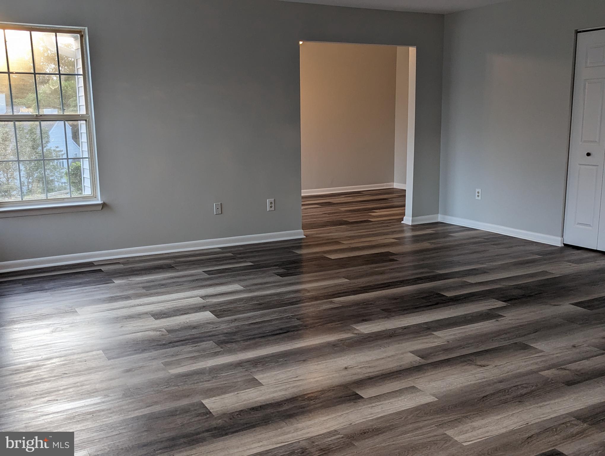 1076 SPRING VALLEY COURT