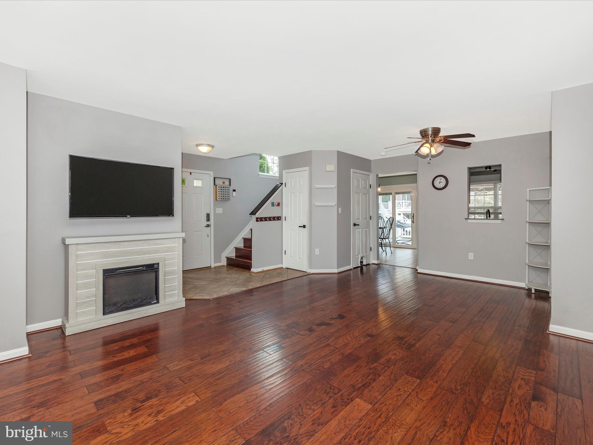 SPRING RIDGE - Residential