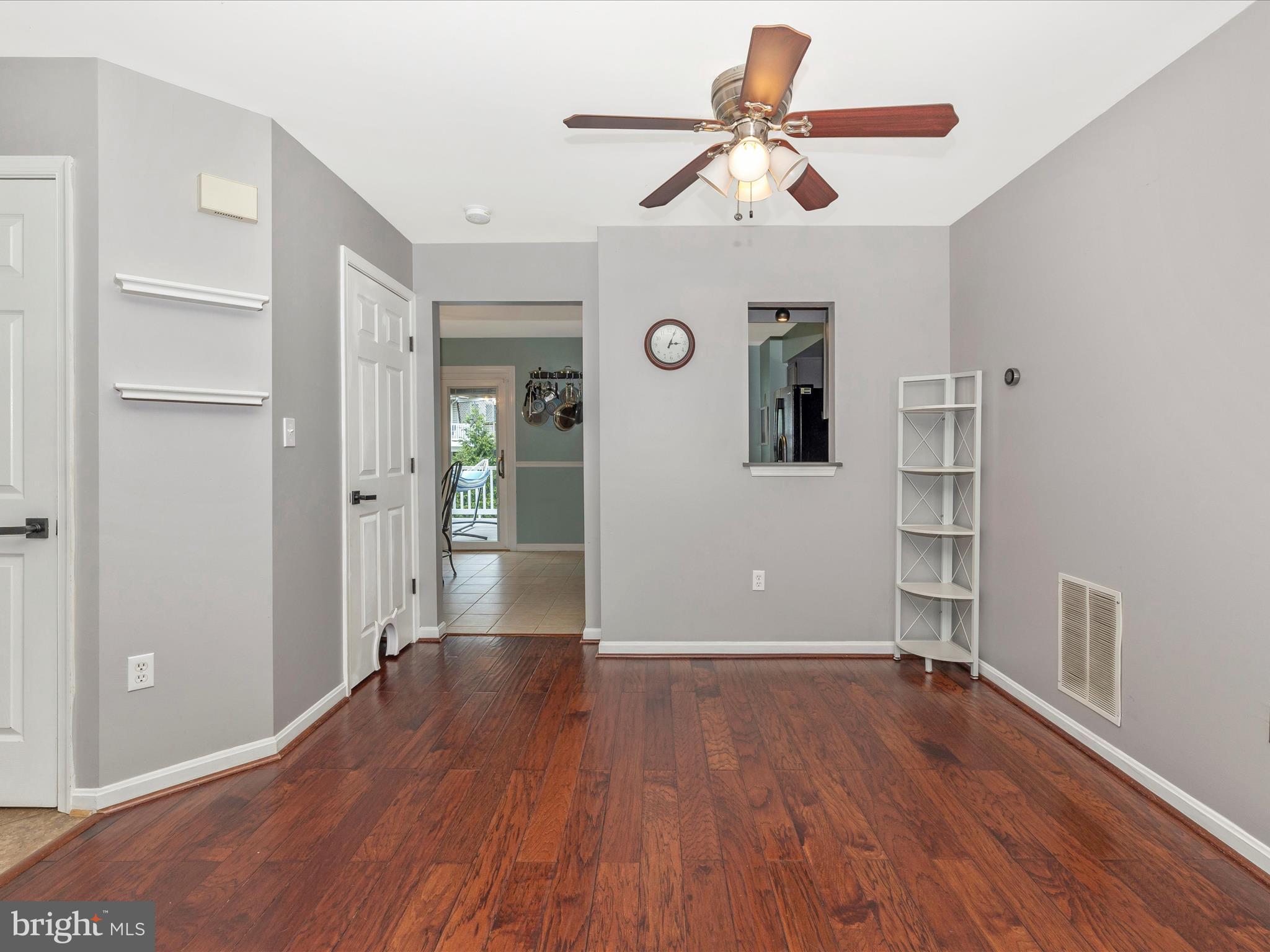 SPRING RIDGE - Residential