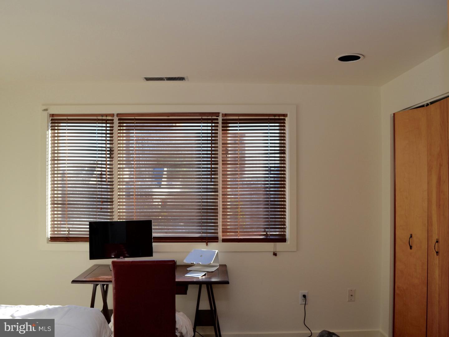 GRADUATE HOSPITAL - Residential Income