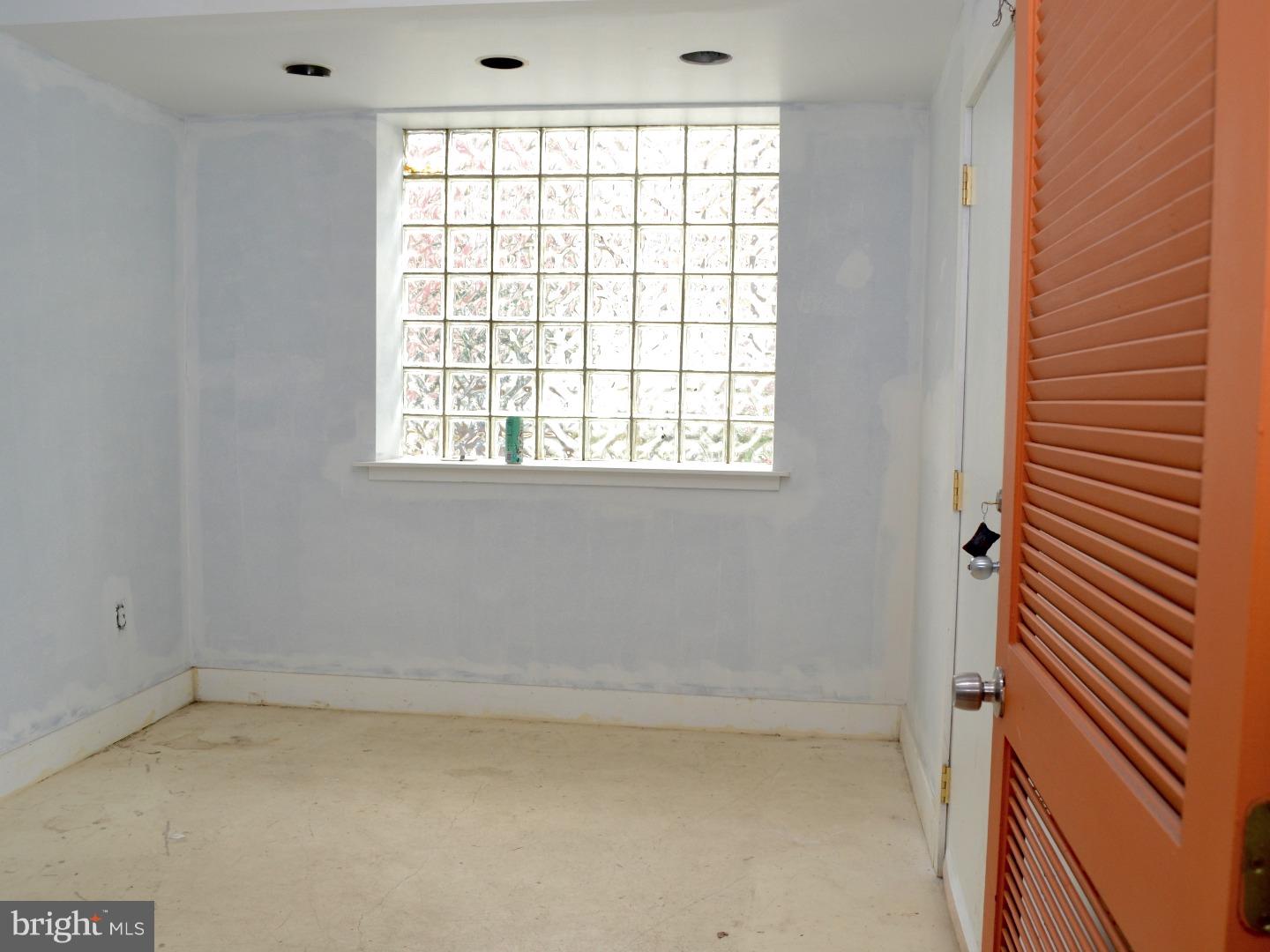 GRADUATE HOSPITAL - Residential Income