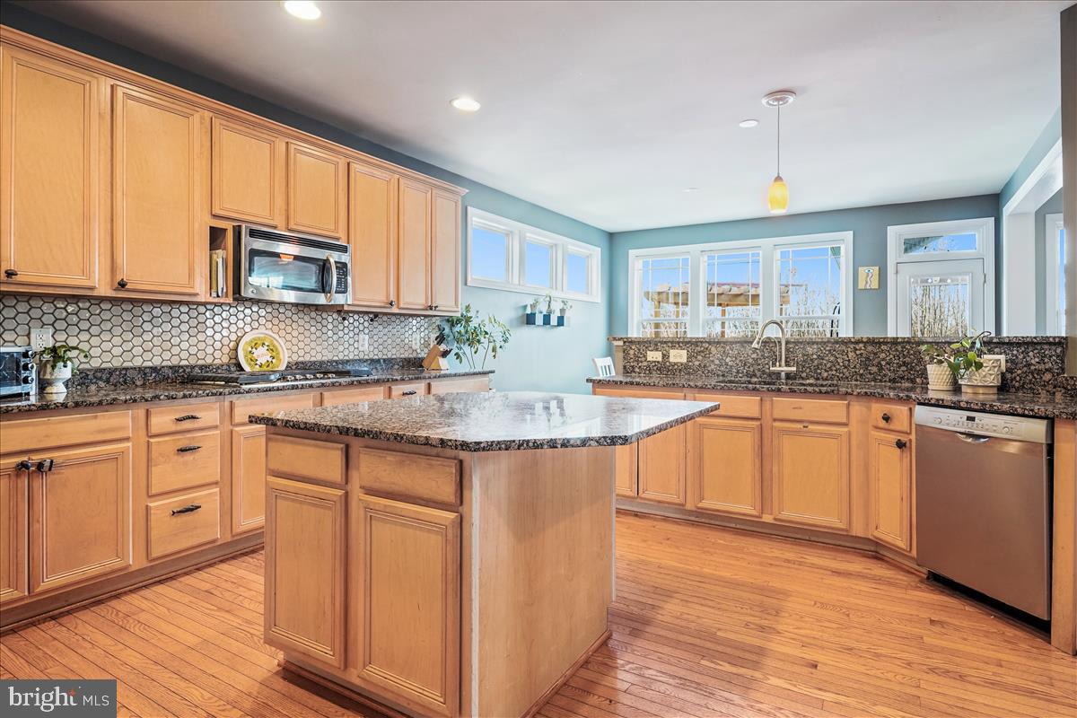 LAUREL HILL - Residential Lease