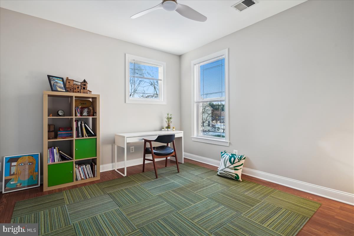 LAUREL HILL - Residential Lease