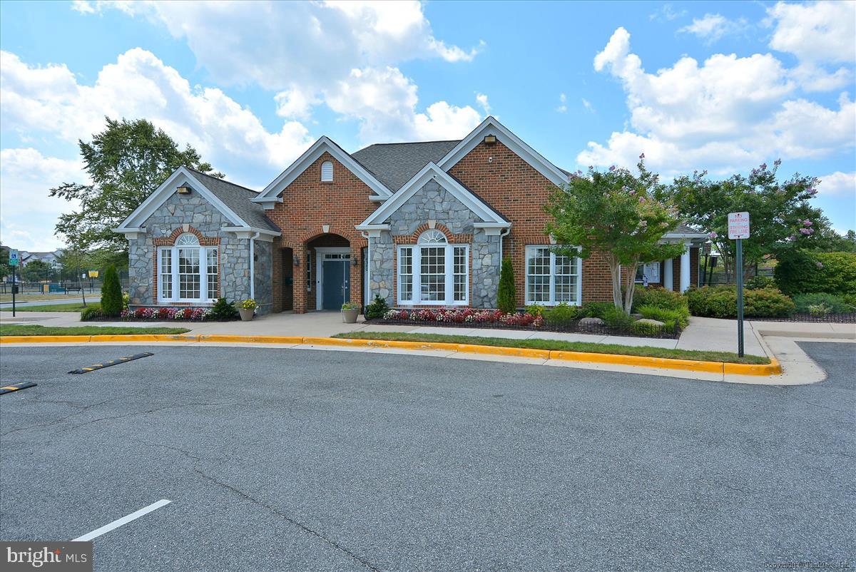 LAUREL HILL - Residential Lease