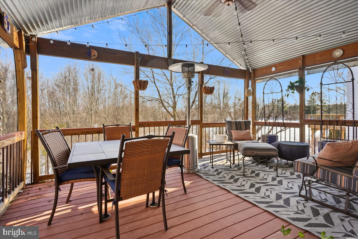 LAUREL HILL - Residential Lease