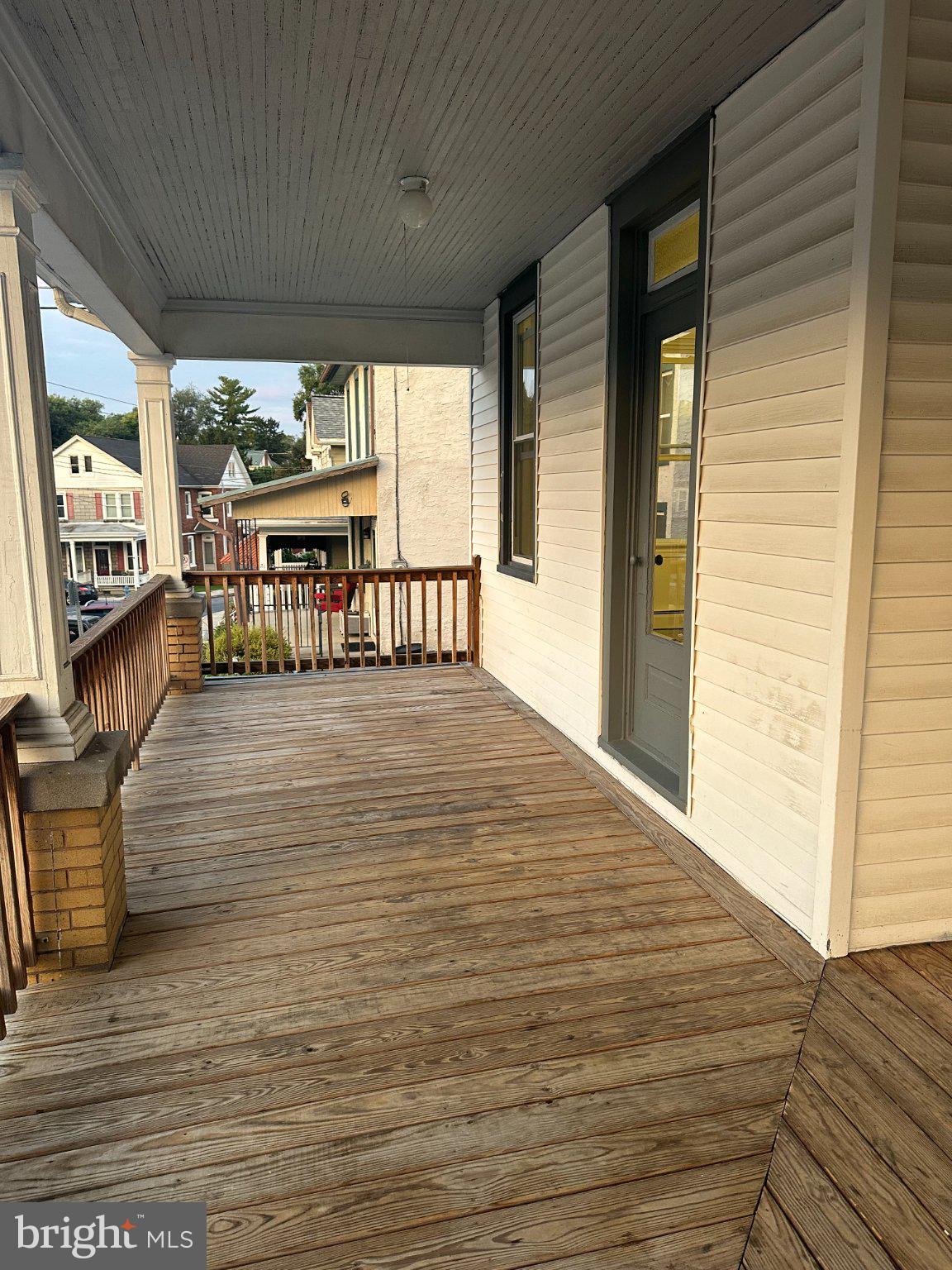 17 OAK STREET S