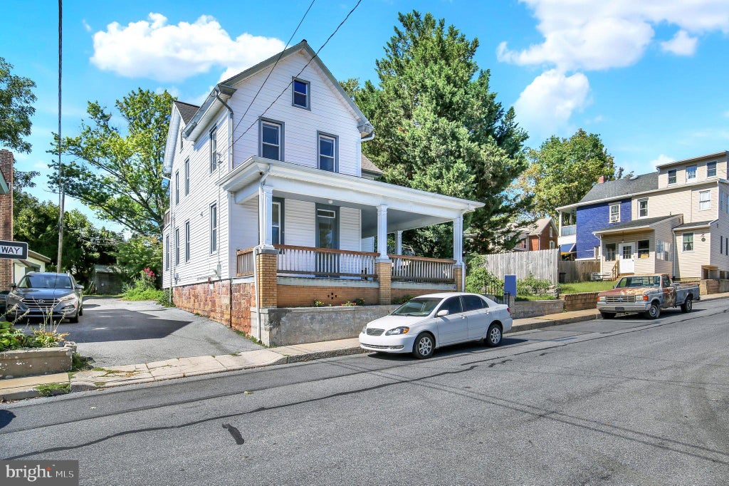 Photo of 17 Oak Street S, EPHRATA, PA 17522 (MLS # PALA2095056)