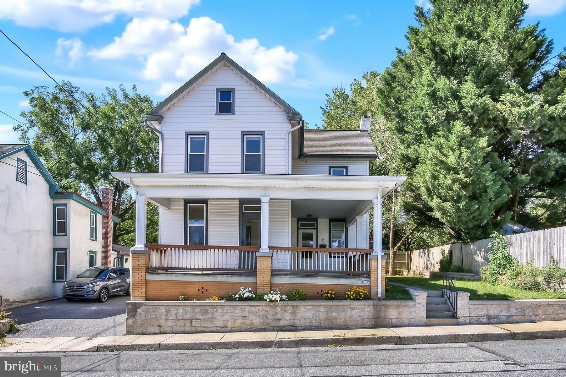 17 OAK STREET S