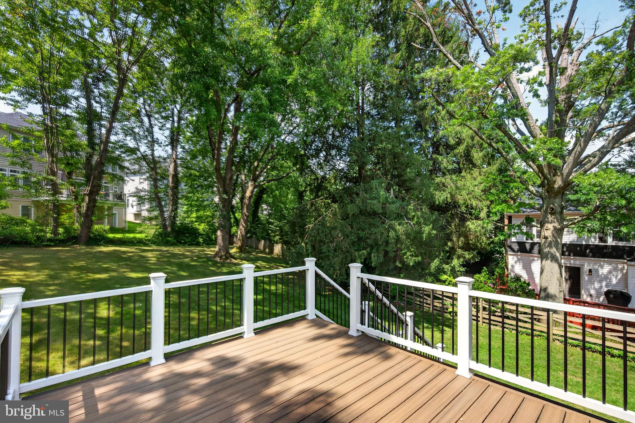 5539 SHOOTERS HILL LANE