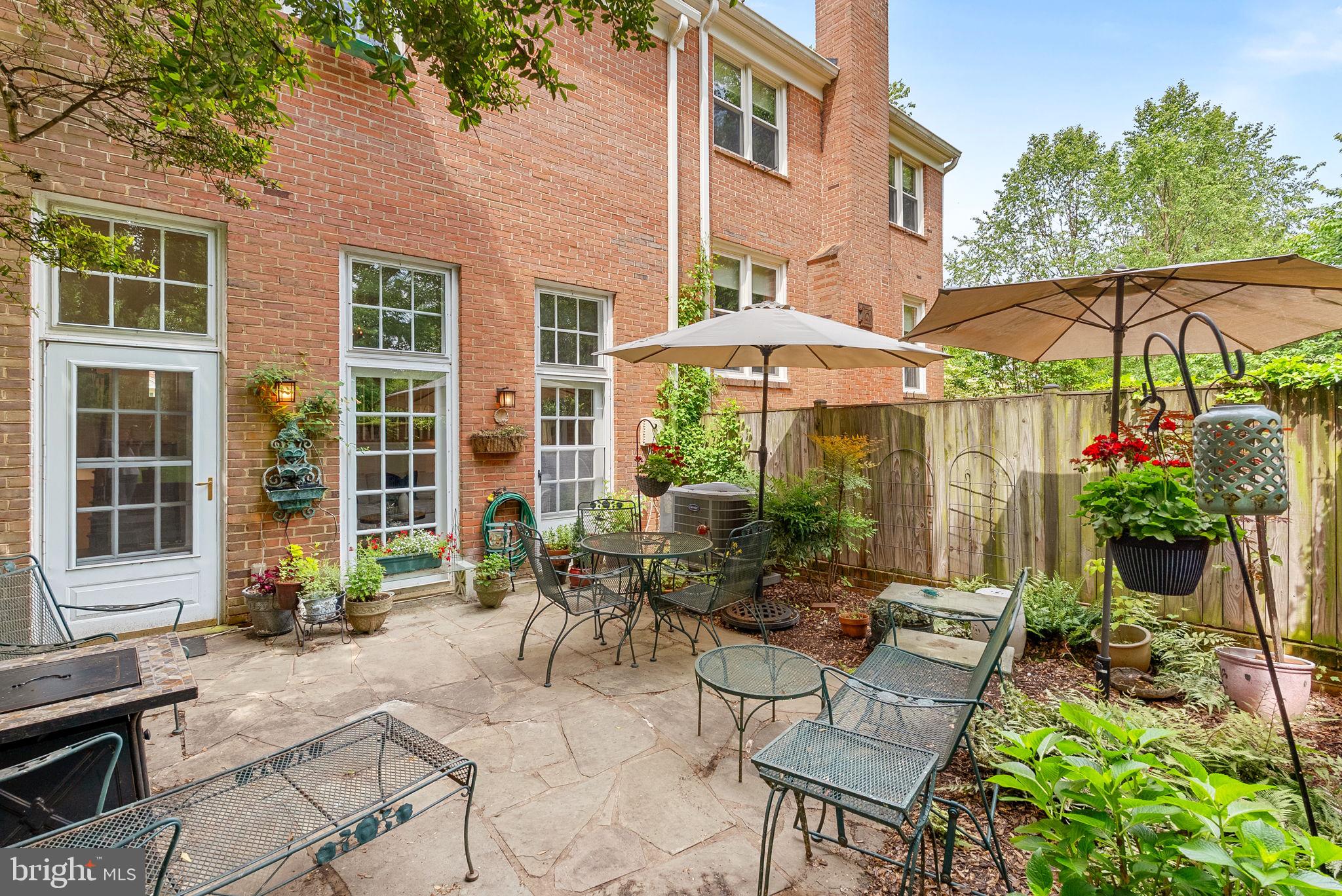 WESTMORELAND SQUARE - Residential