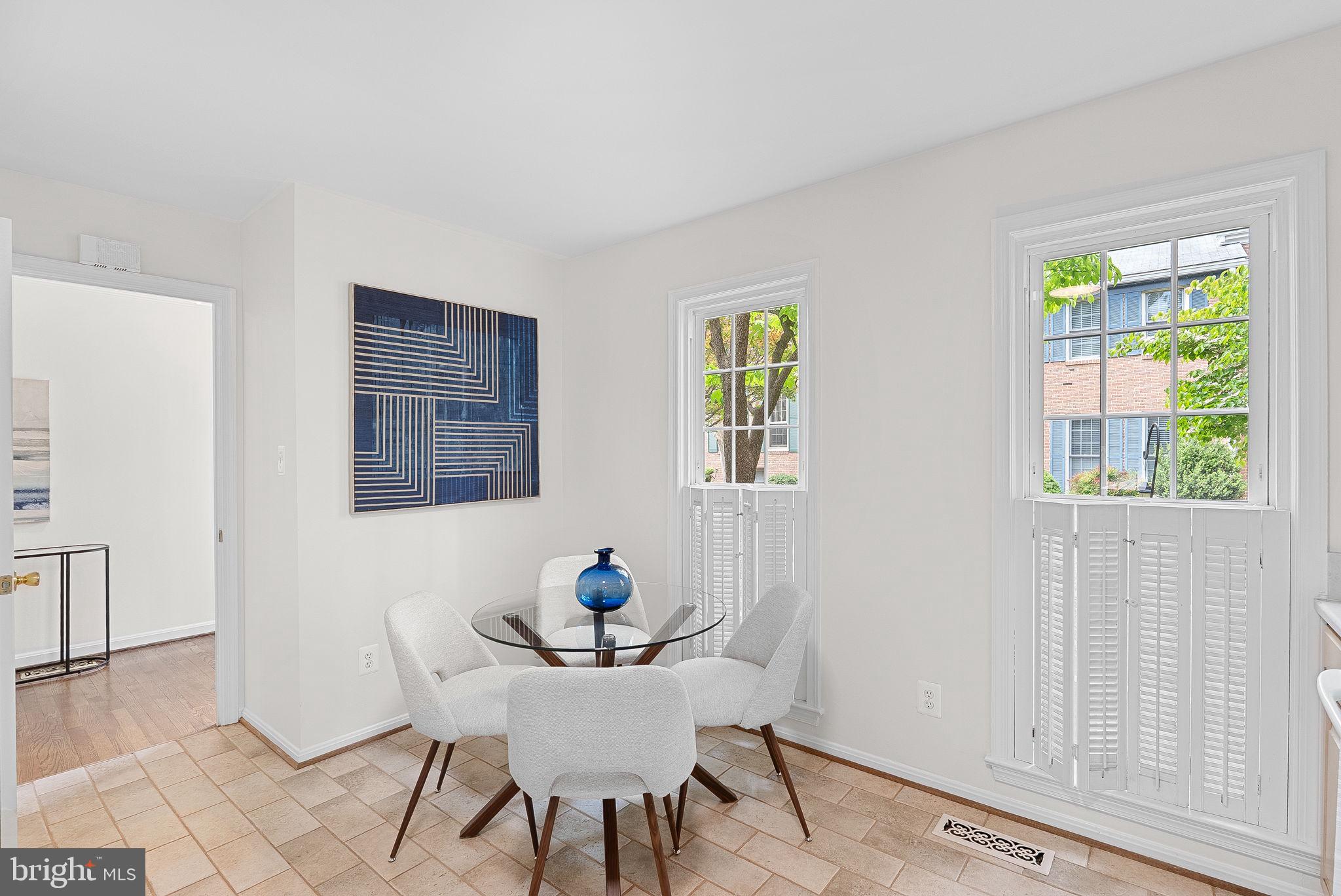 WESTMORELAND SQUARE - Residential