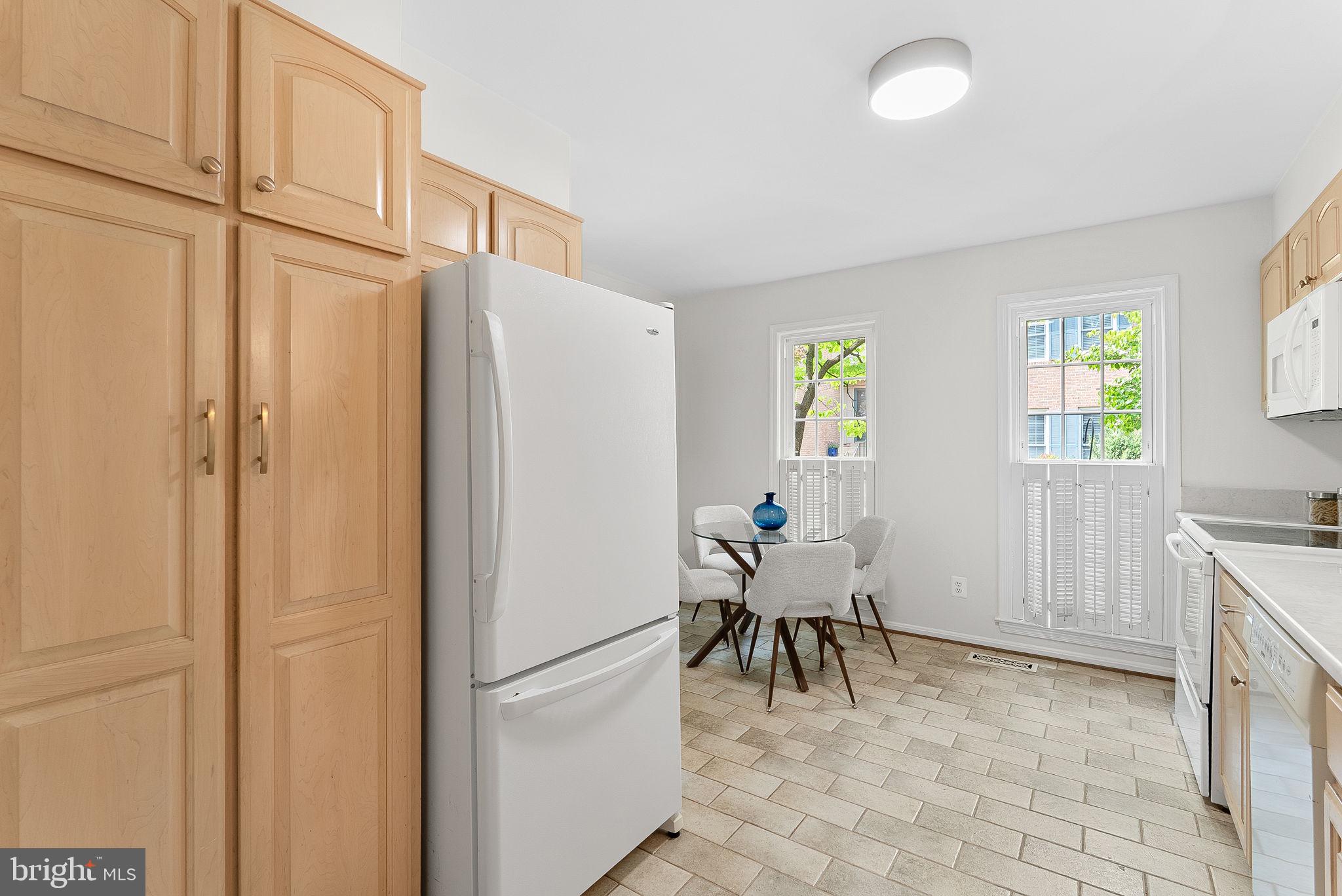 WESTMORELAND SQUARE - Residential