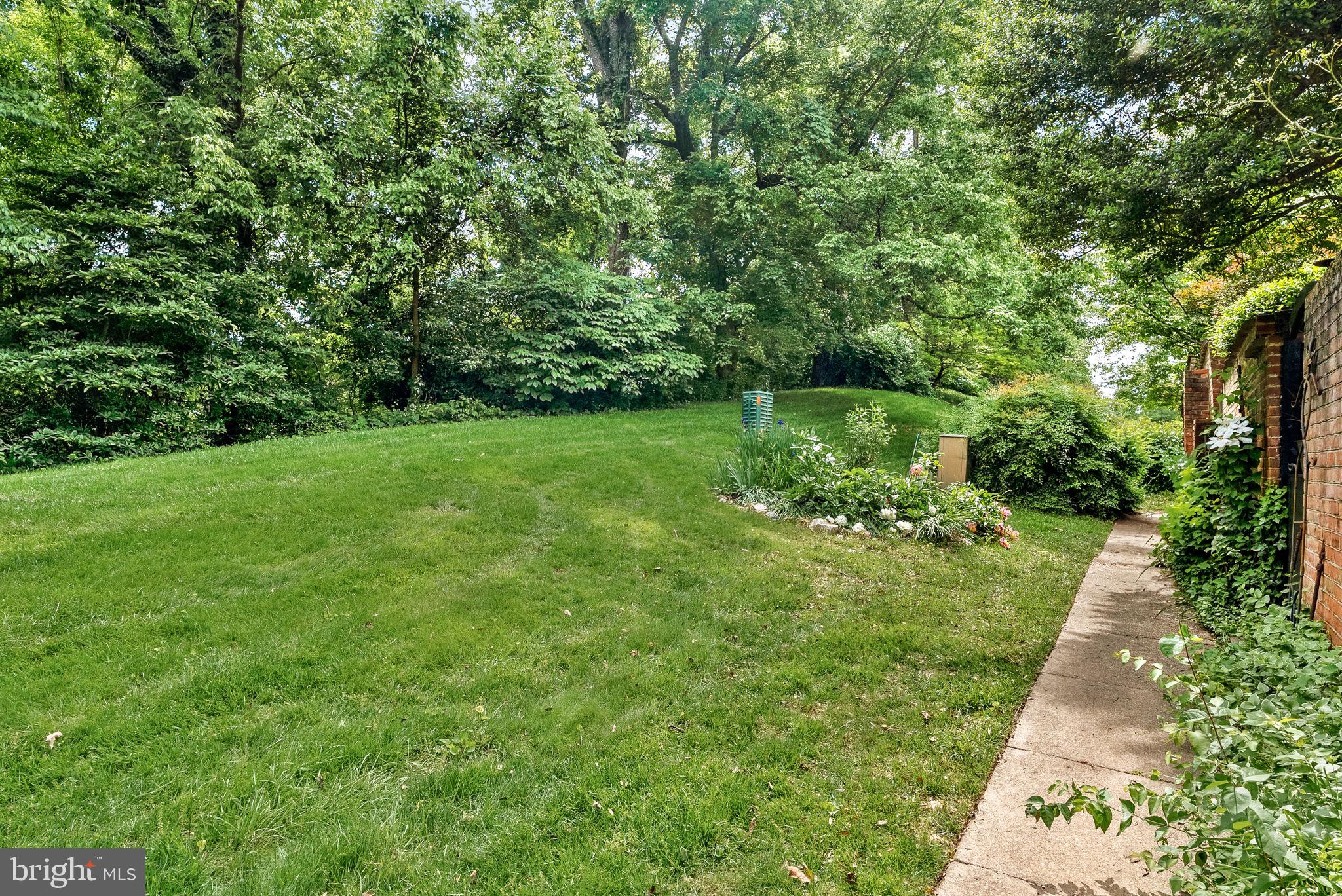 WESTMORELAND SQUARE - Residential