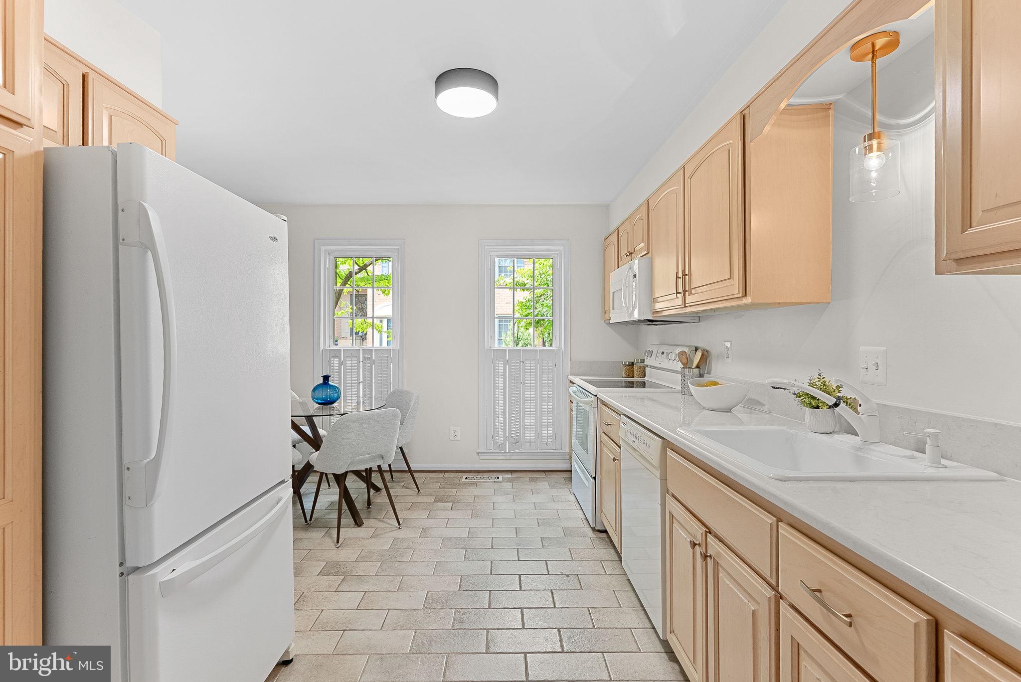 WESTMORELAND SQUARE - Residential