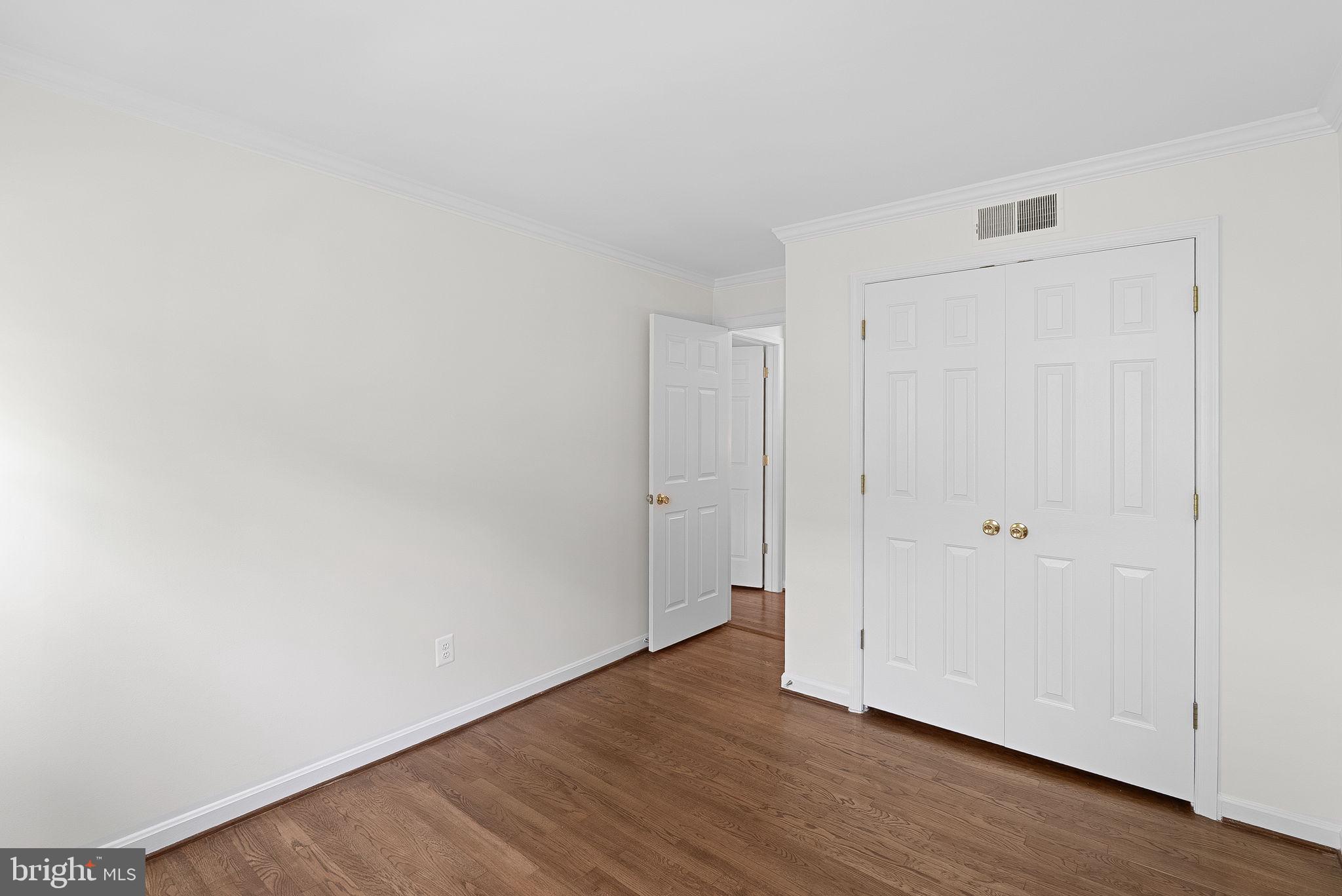 WESTMORELAND SQUARE - Residential