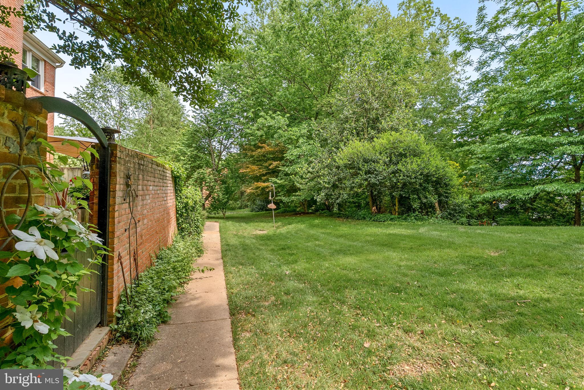 WESTMORELAND SQUARE - Residential