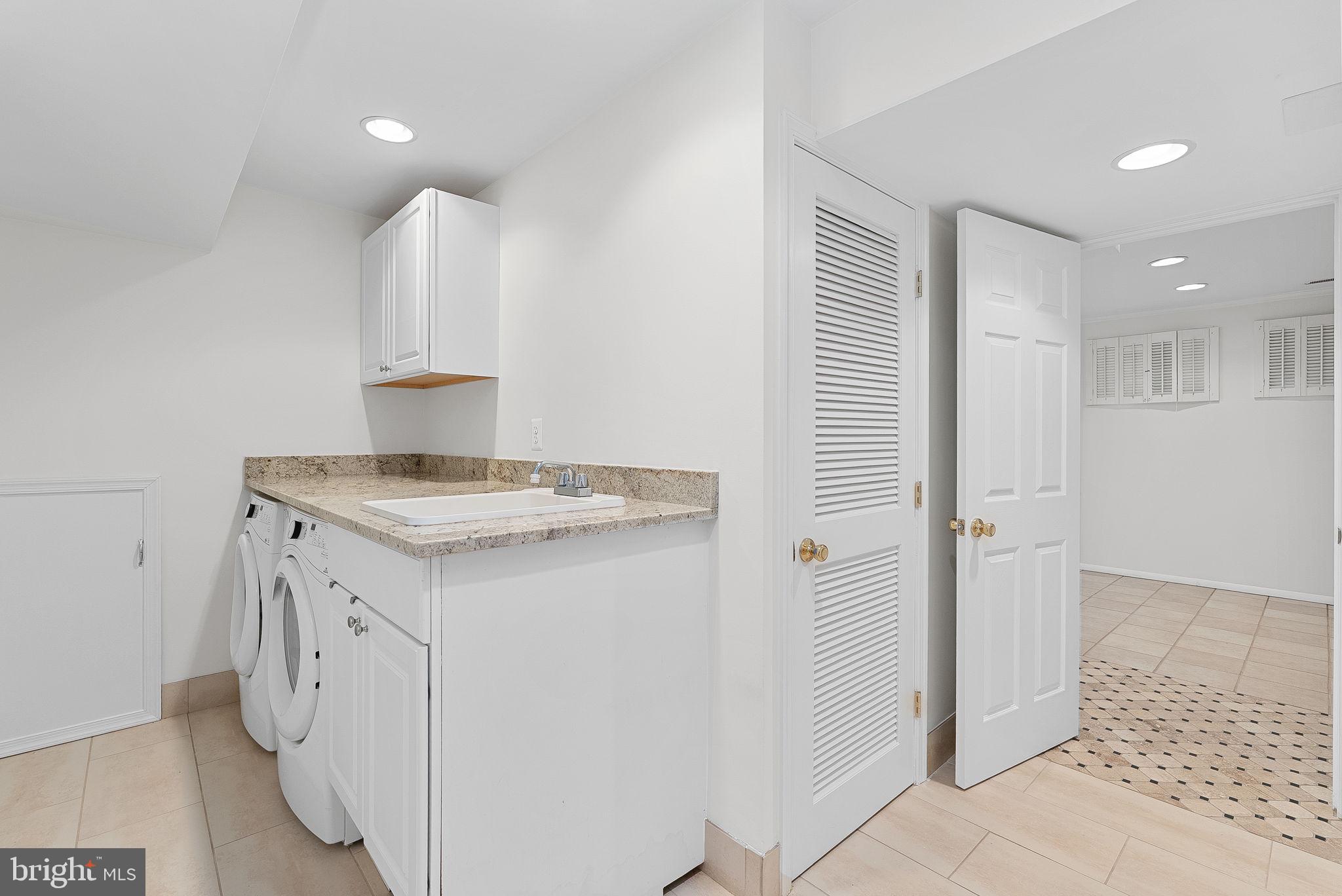 WESTMORELAND SQUARE - Residential