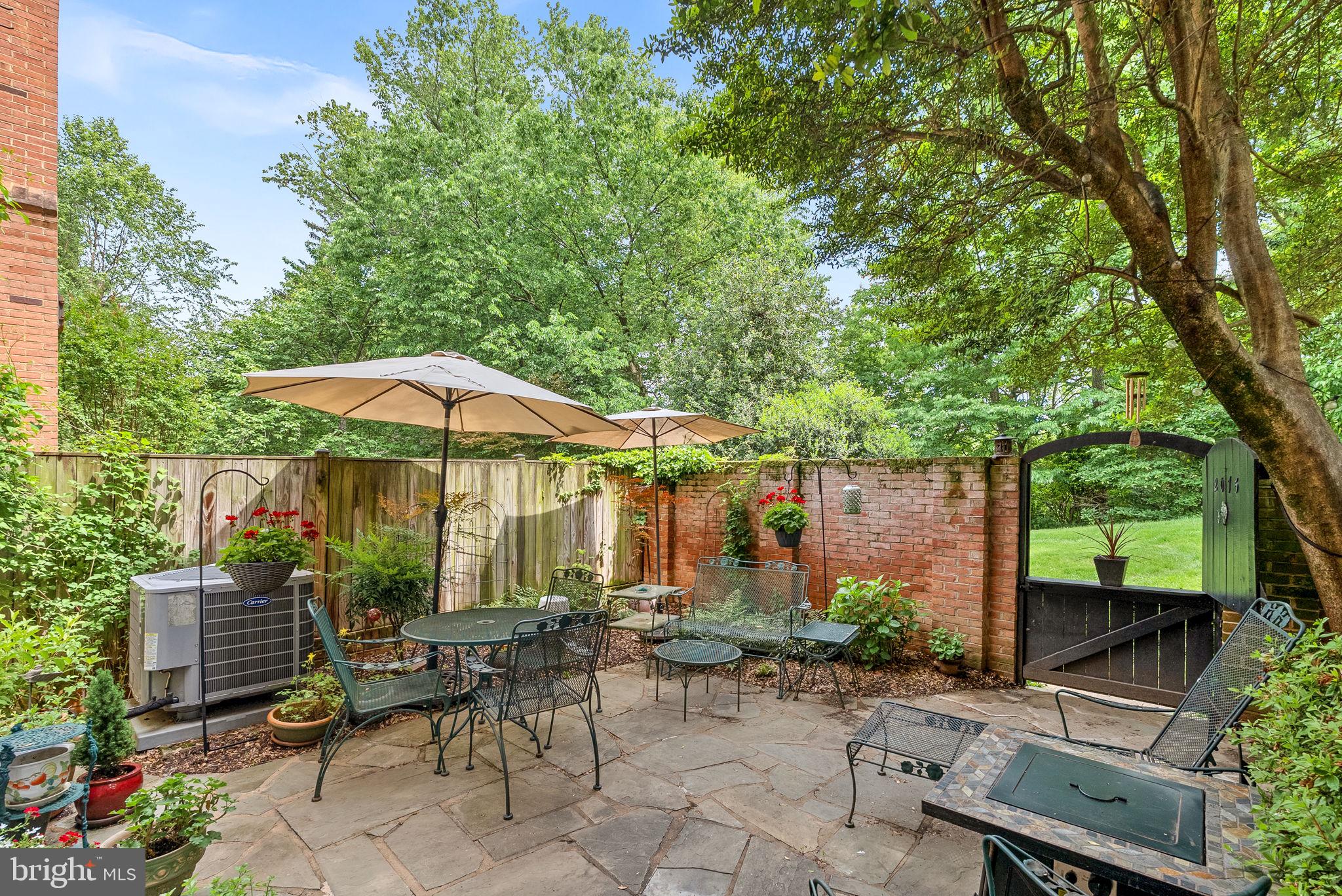 WESTMORELAND SQUARE - Residential