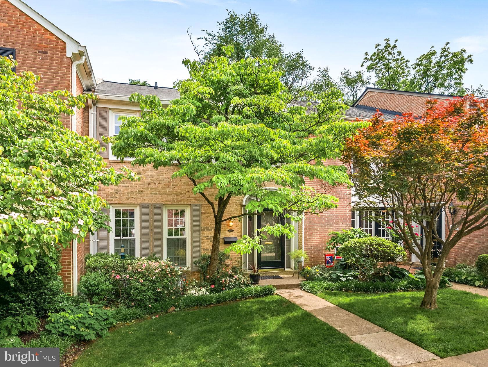 WESTMORELAND SQUARE - Residential