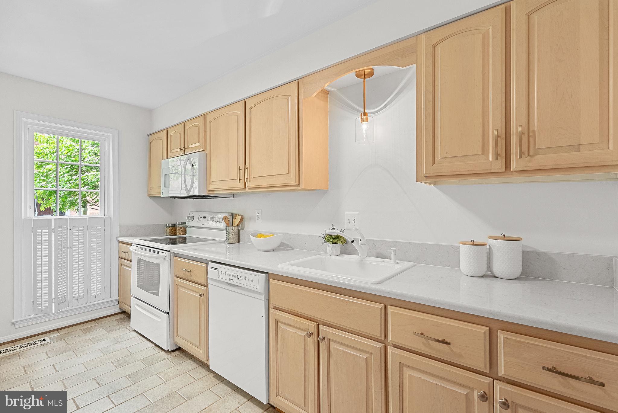 WESTMORELAND SQUARE - Residential