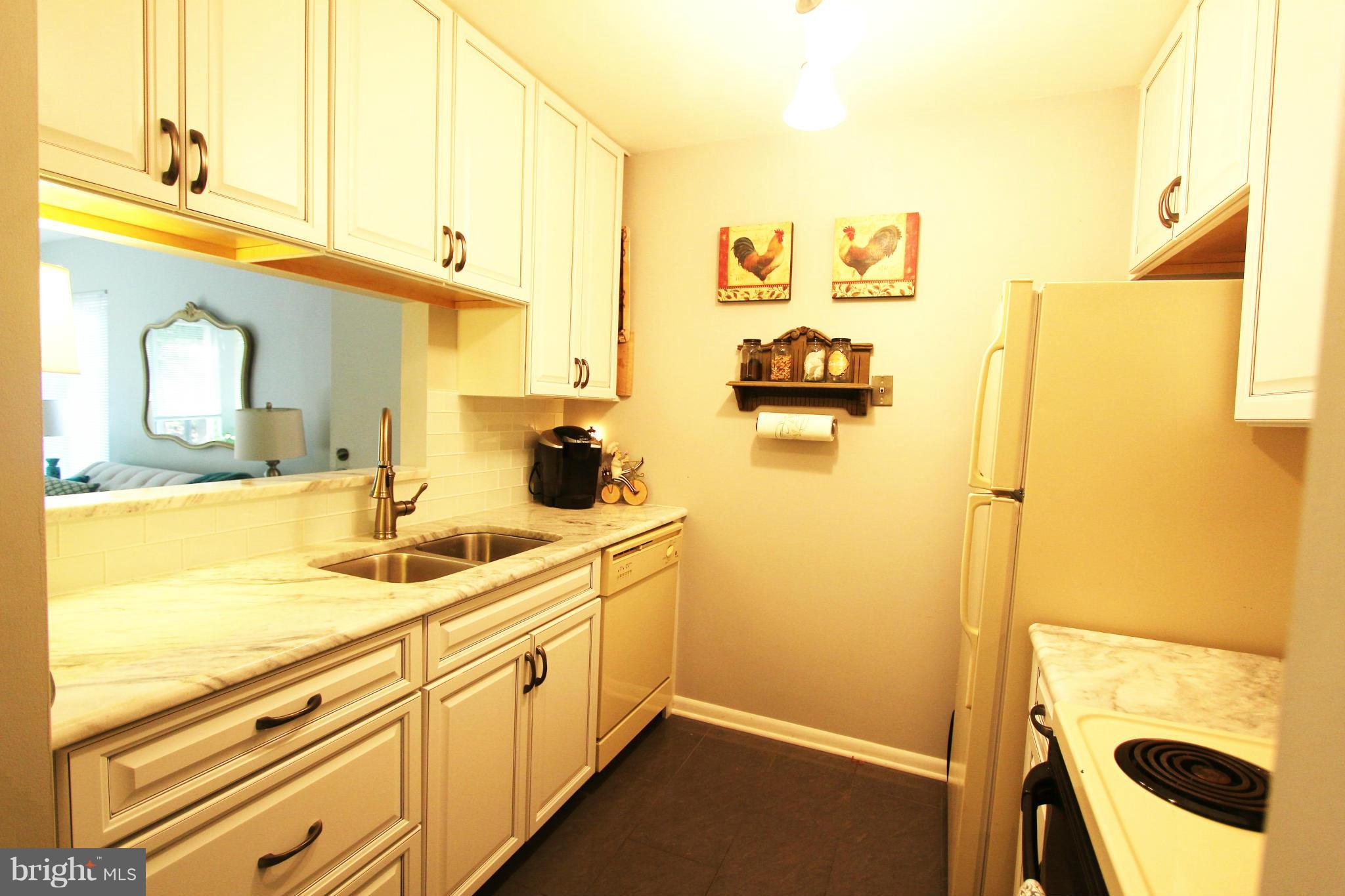 BURKE CENTRE STATION COMMONS - Residential