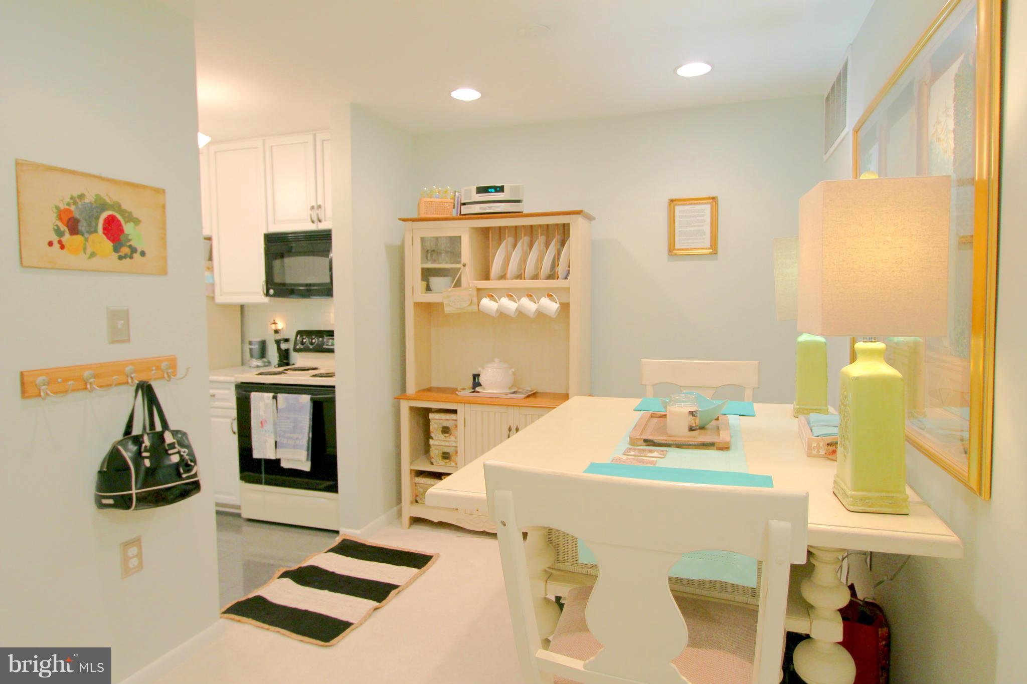 BURKE CENTRE STATION COMMONS - Residential