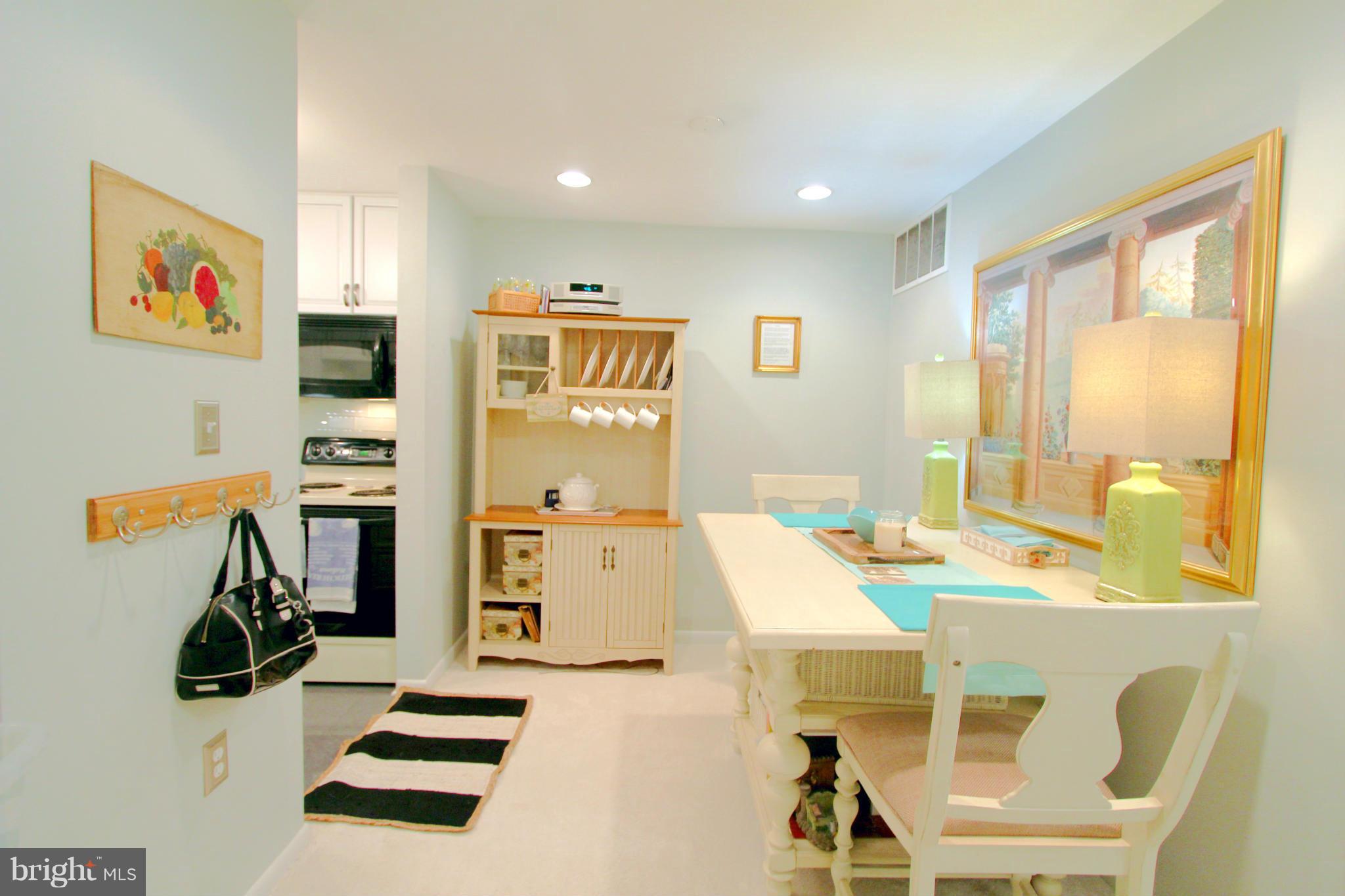 BURKE CENTRE STATION COMMONS - Residential