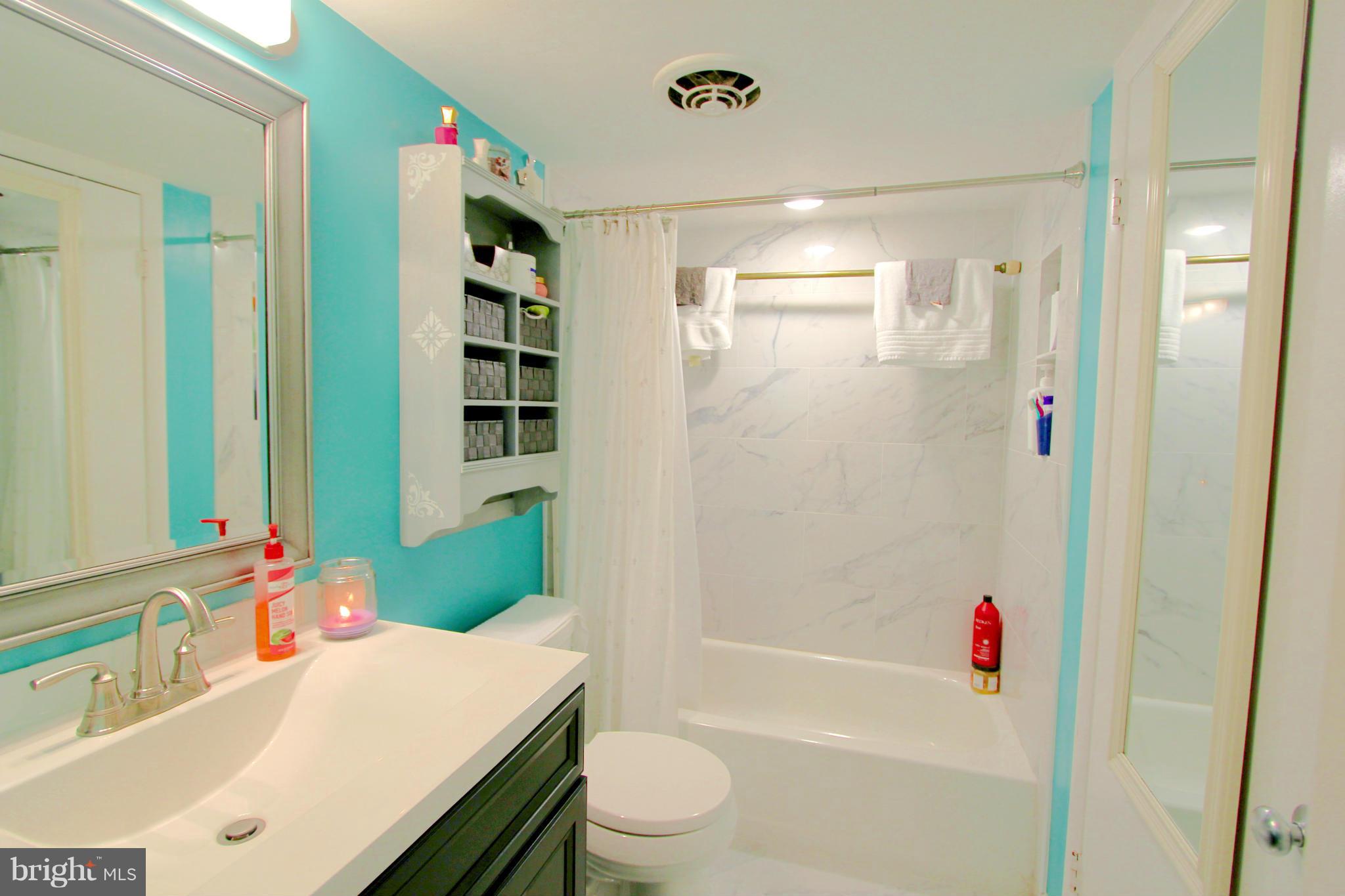 BURKE CENTRE STATION COMMONS - Residential