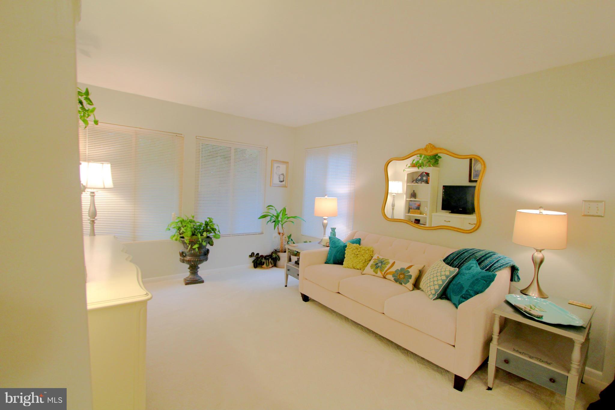 BURKE CENTRE STATION COMMONS - Residential