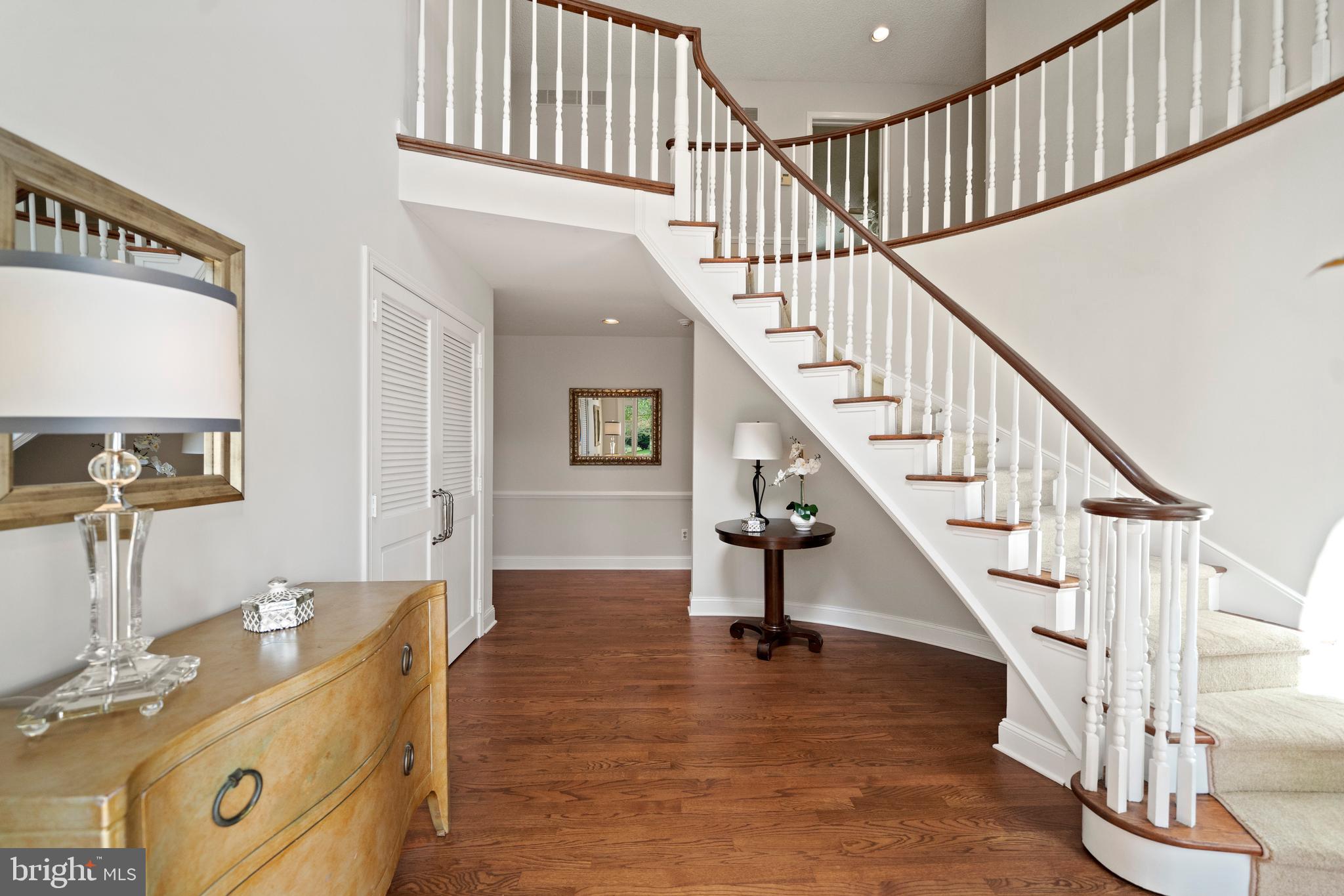 SHADOW OAK - Residential