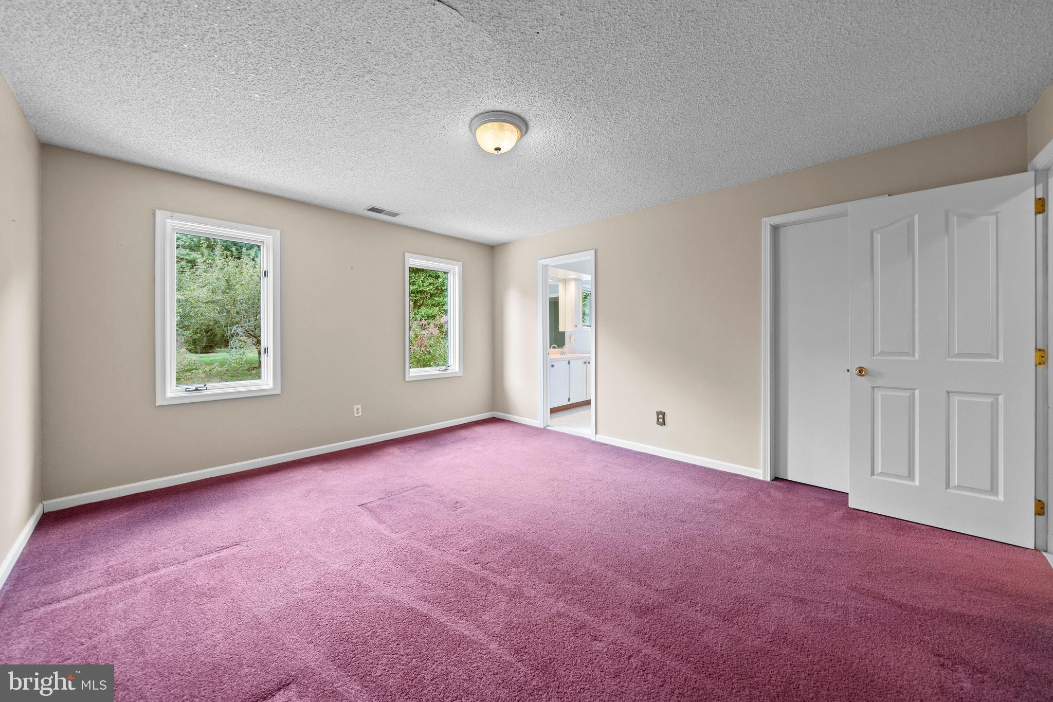 SHADOW OAK - Residential