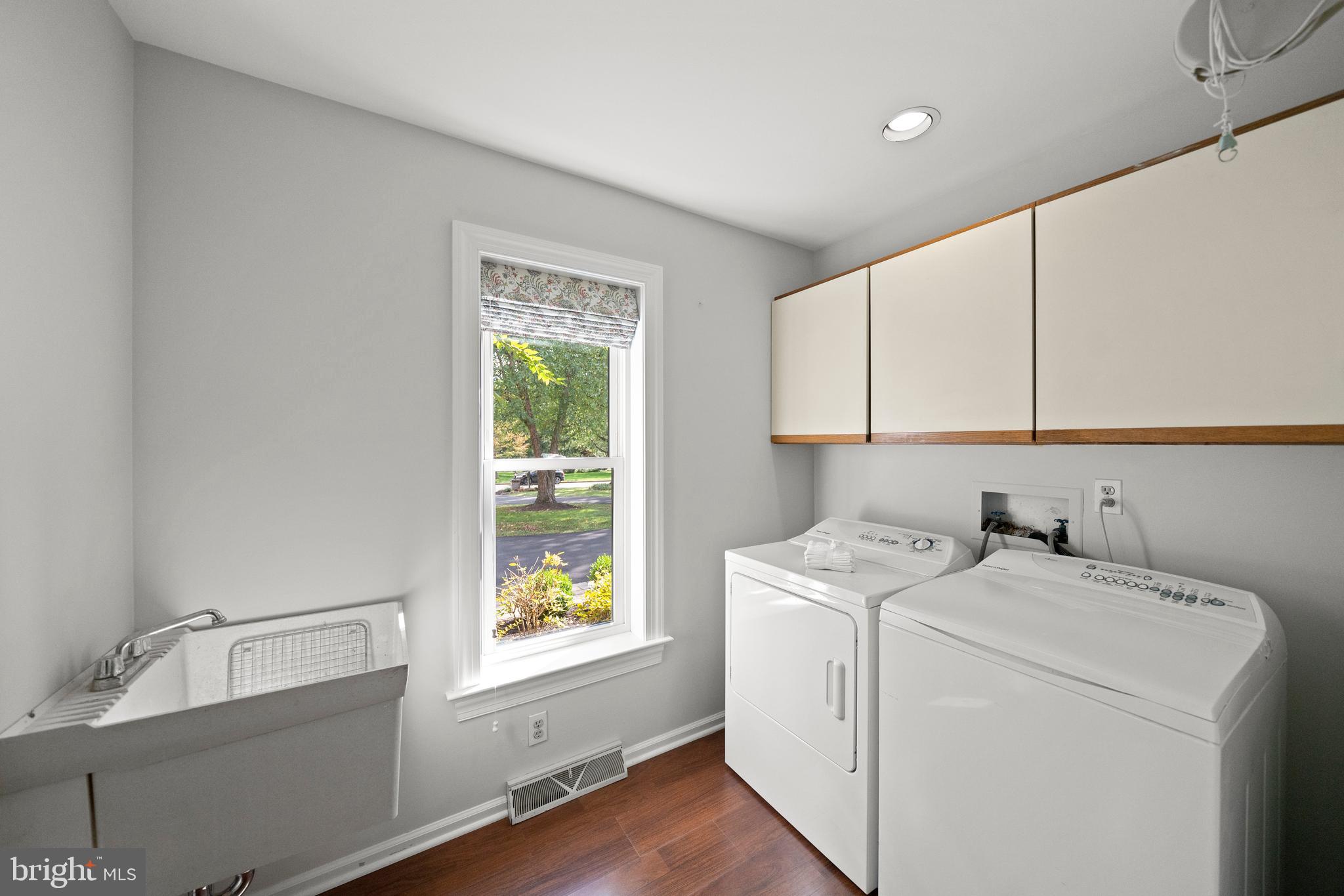 SHADOW OAK - Residential