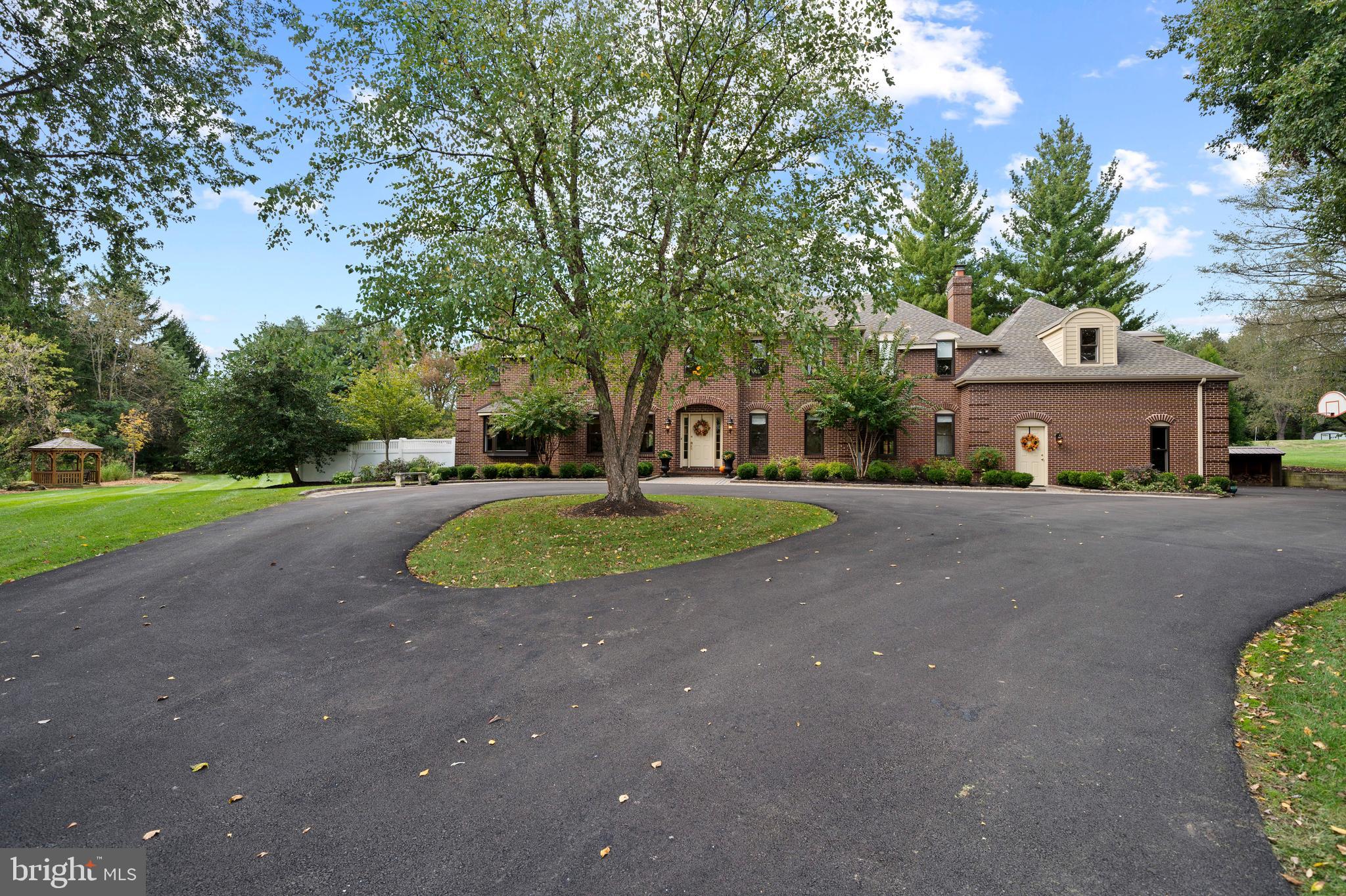 SHADOW OAK - Residential