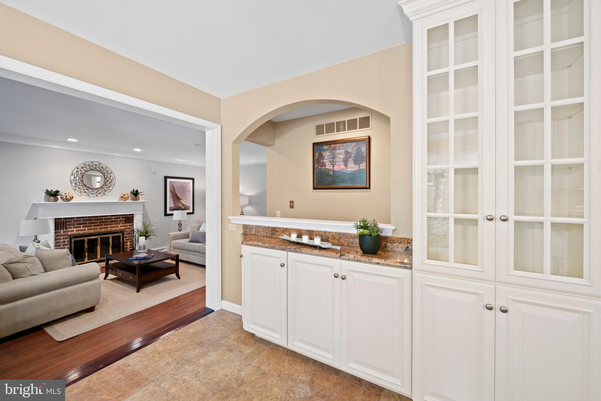 SHADOW OAK - Residential