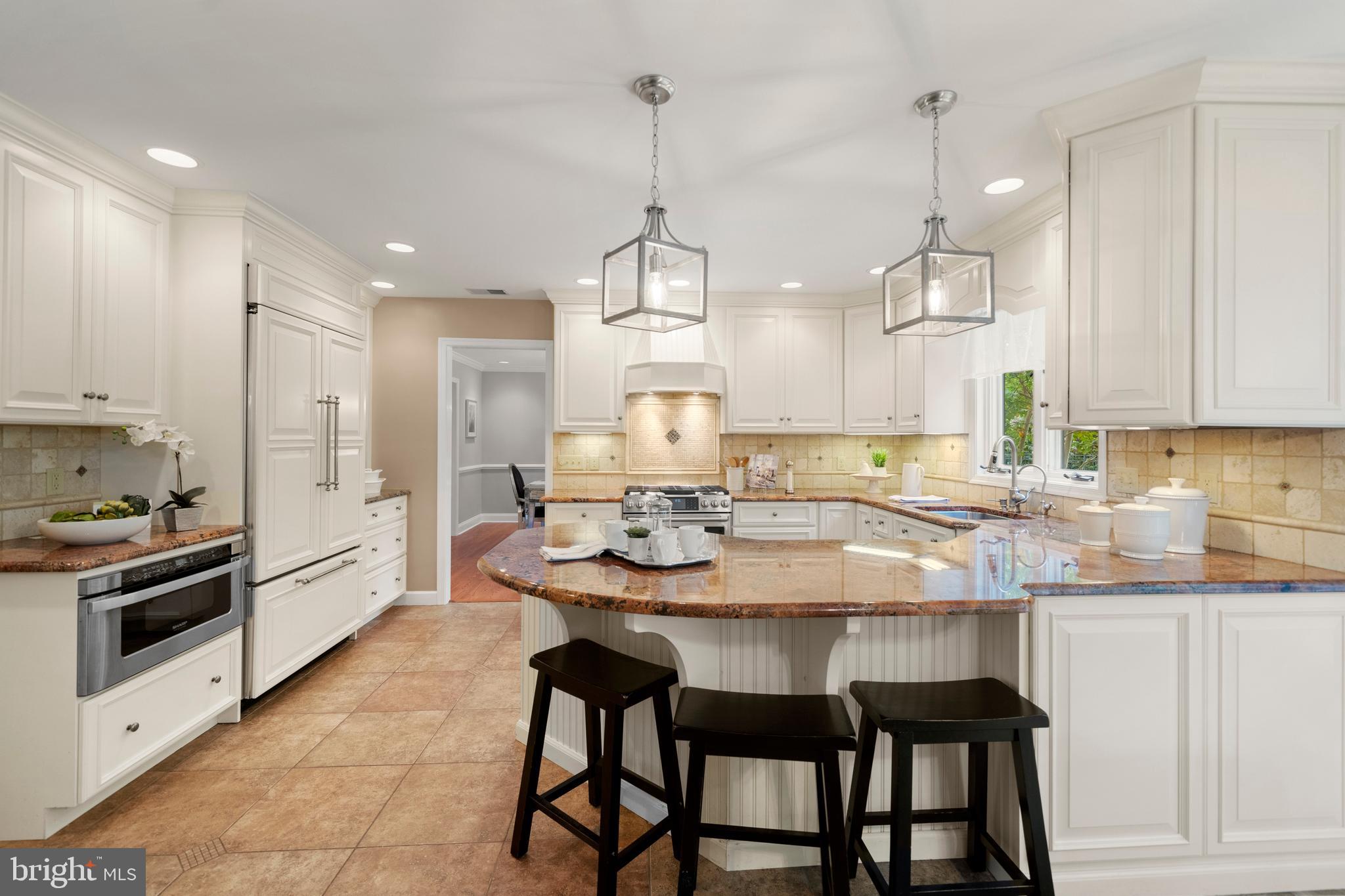 SHADOW OAK - Residential