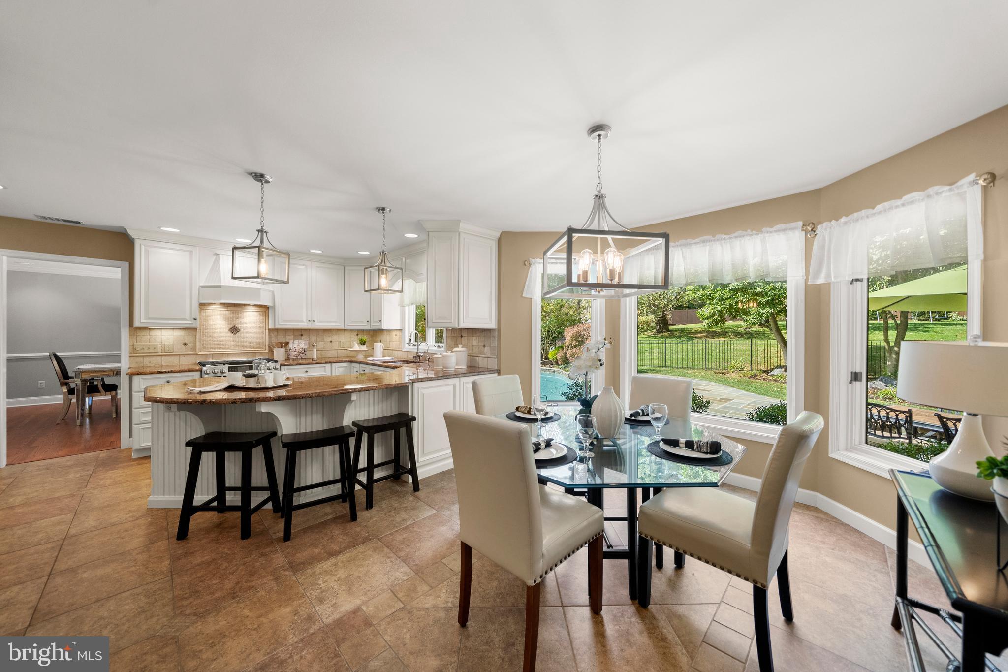 SHADOW OAK - Residential