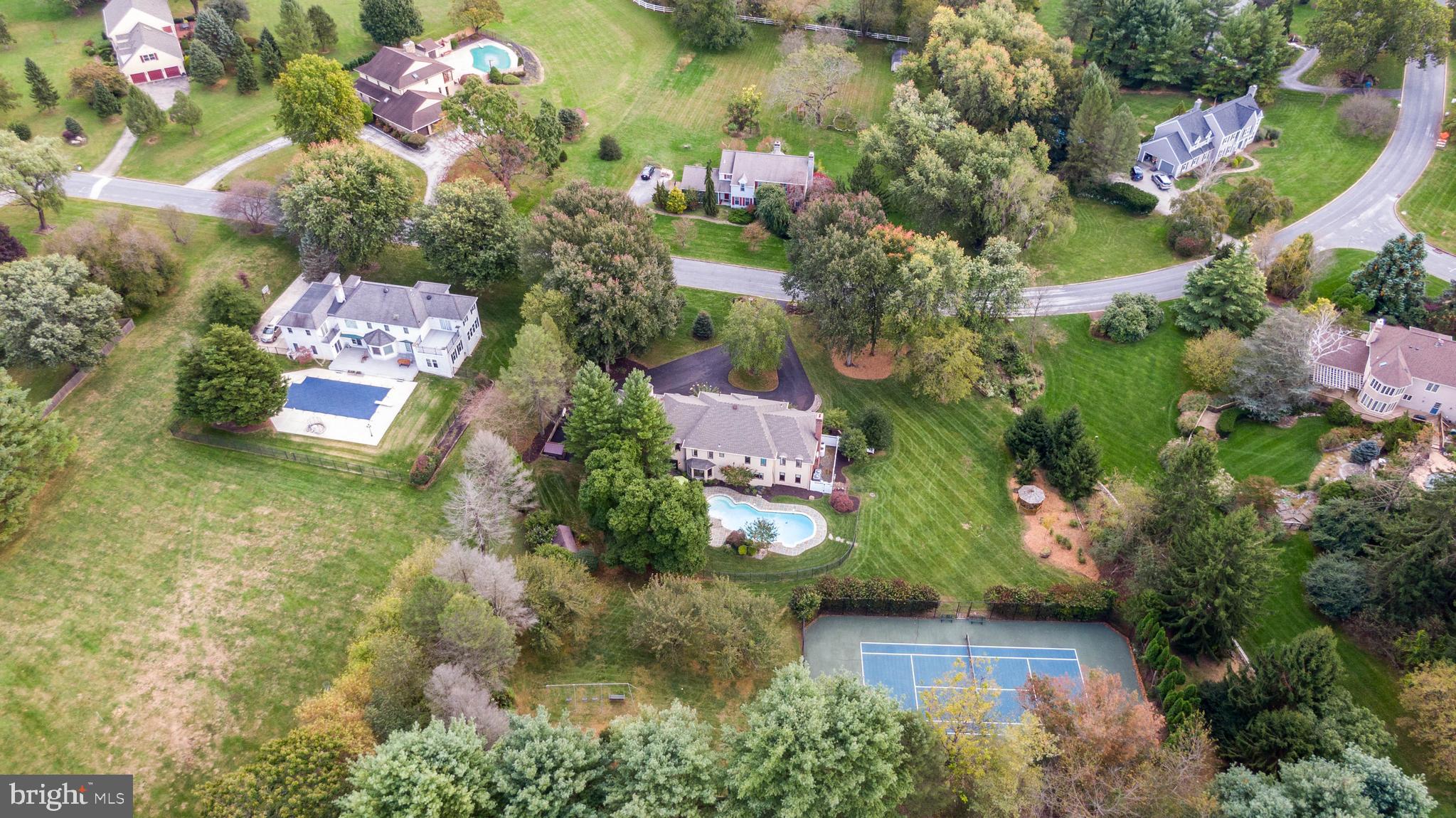 SHADOW OAK - Residential