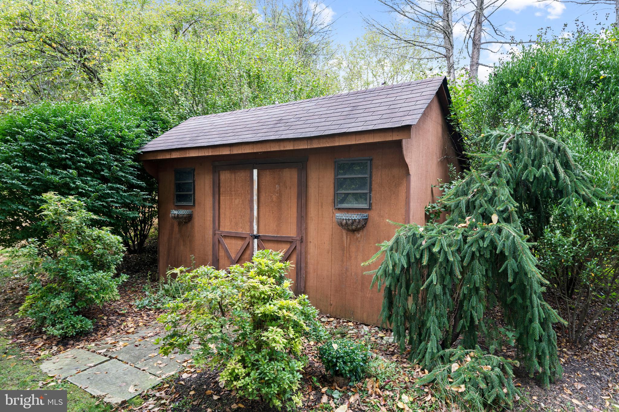 SHADOW OAK - Residential