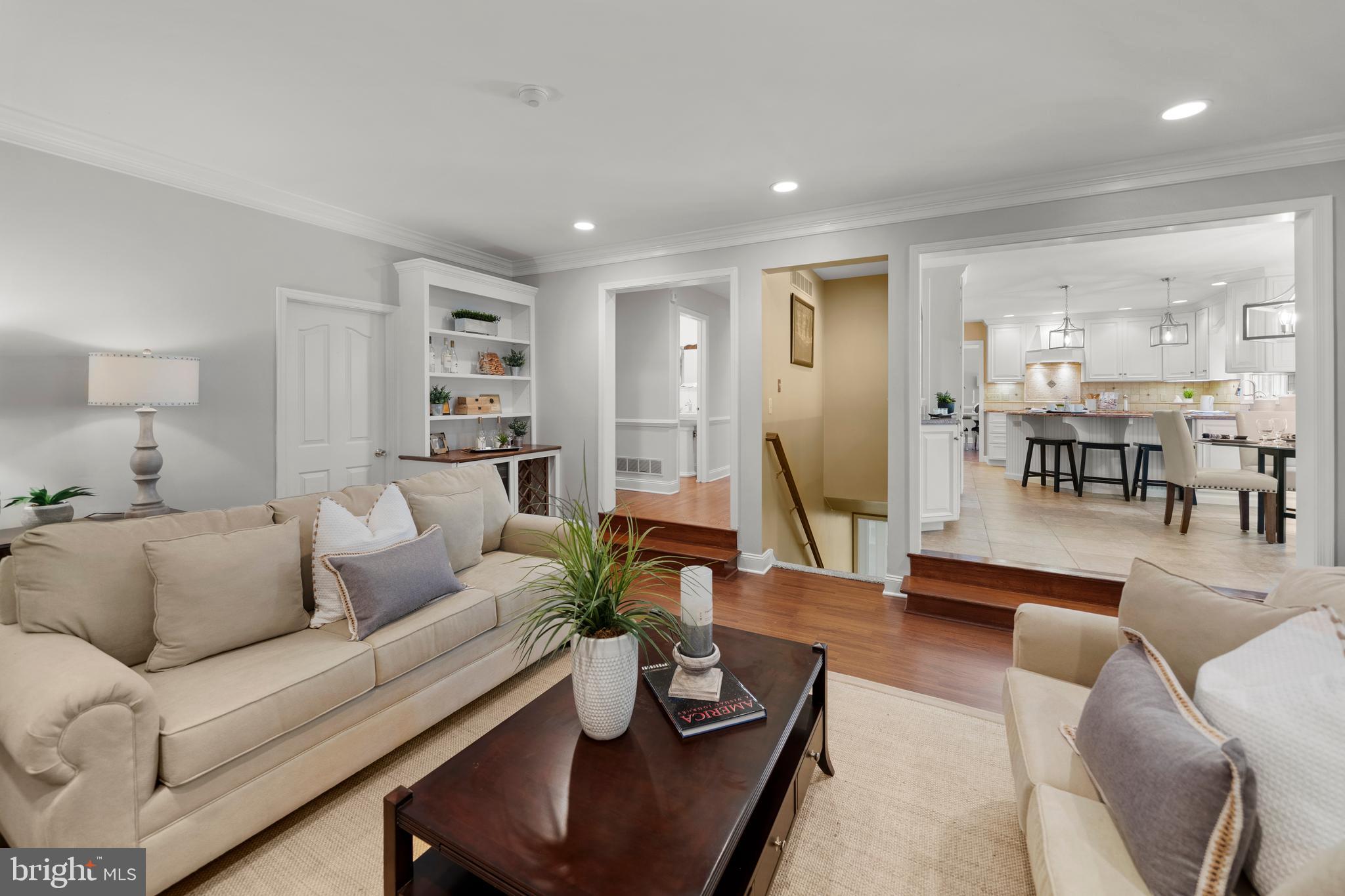 SHADOW OAK - Residential