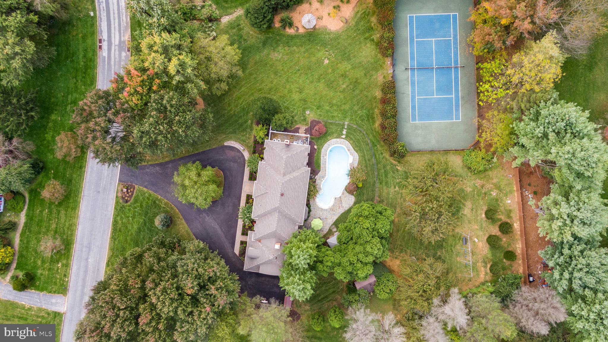 SHADOW OAK - Residential