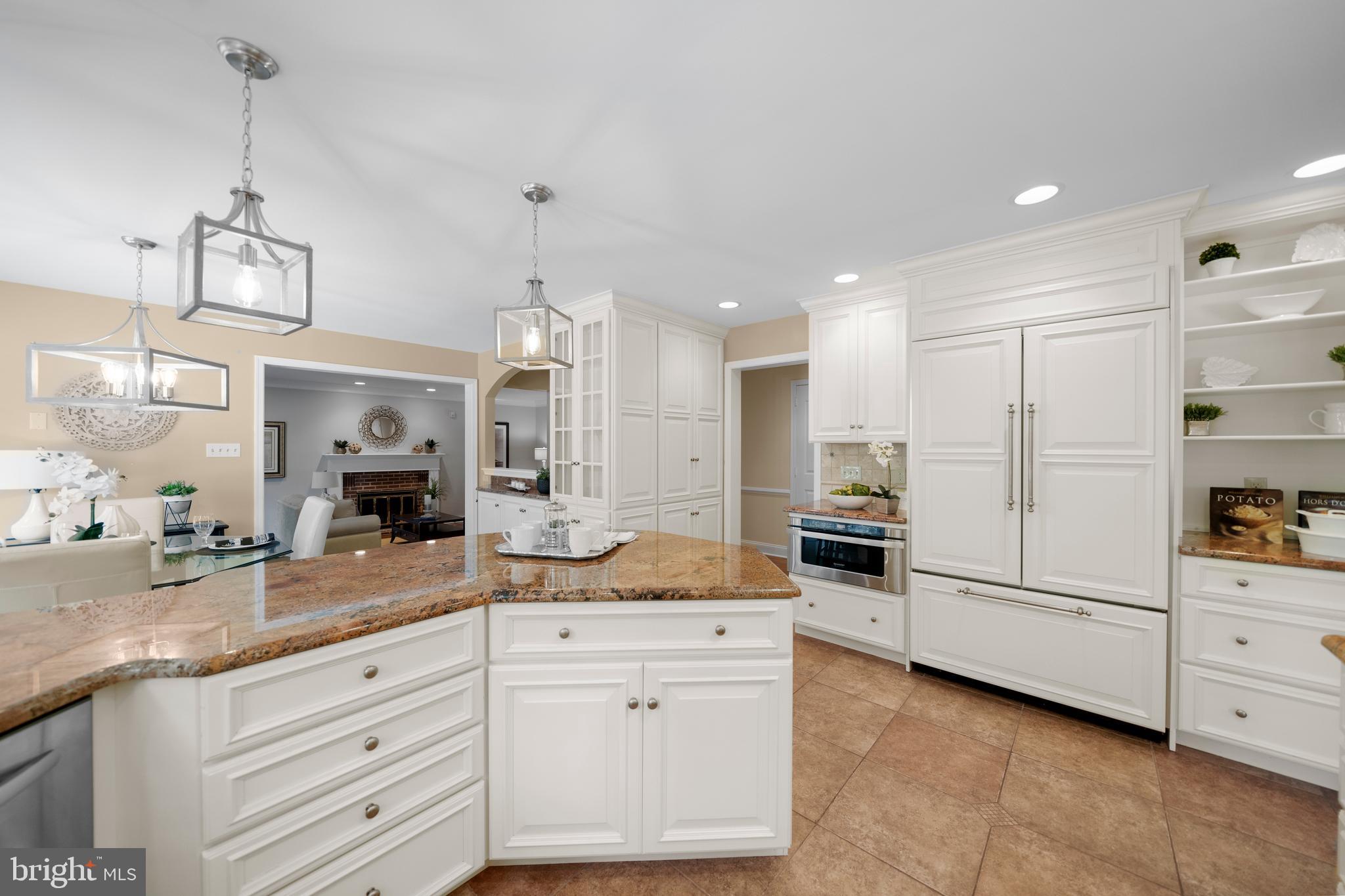 SHADOW OAK - Residential