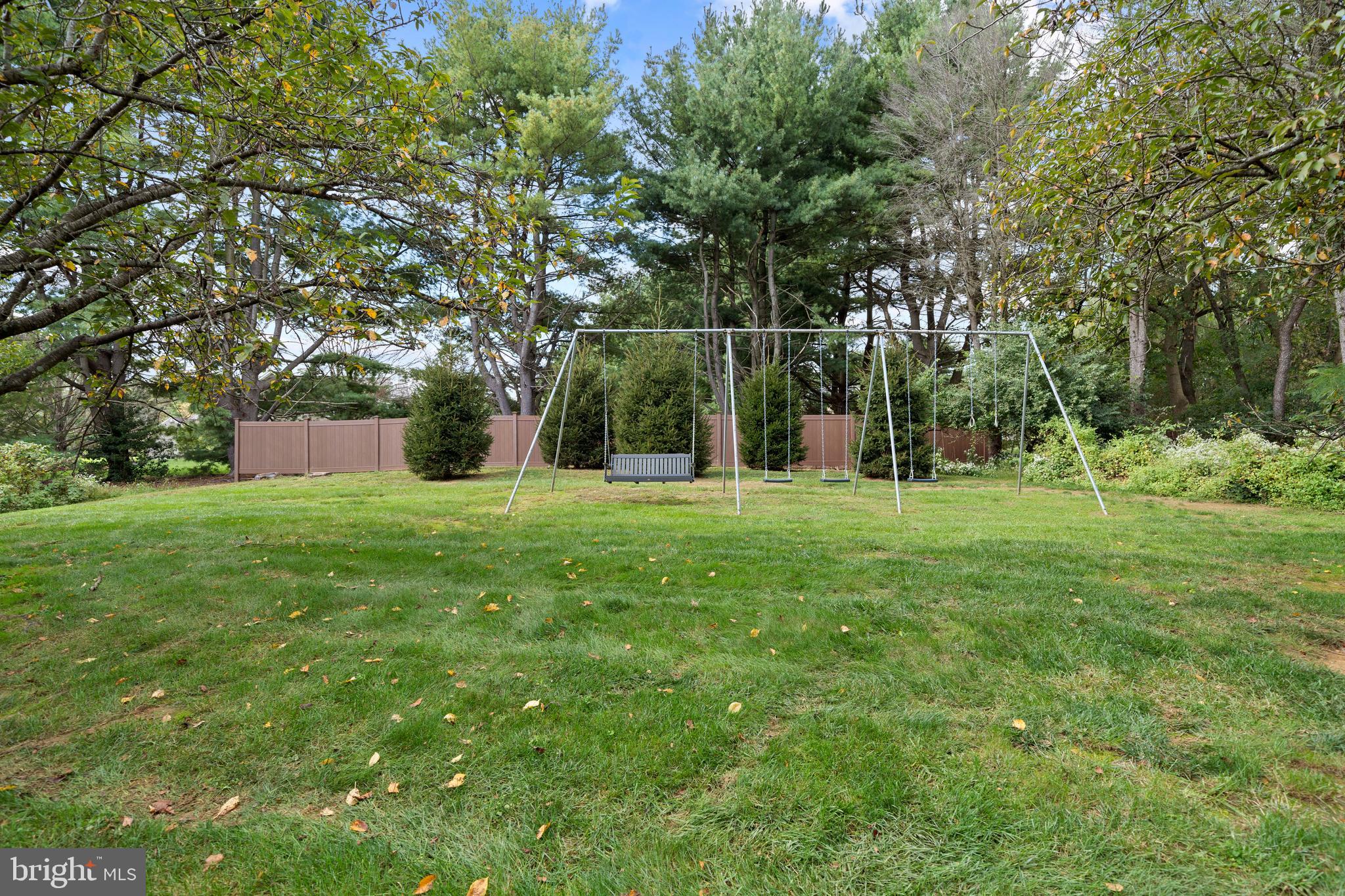 SHADOW OAK - Residential