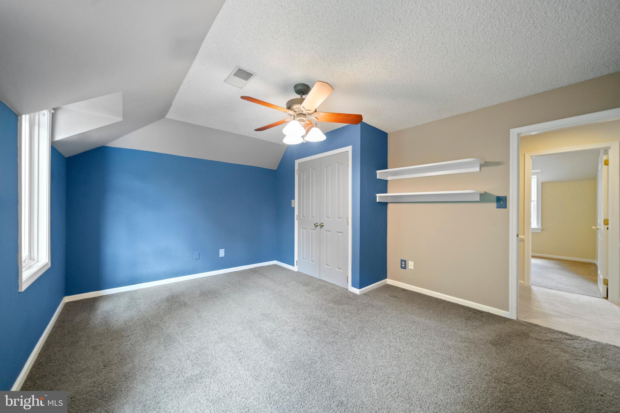 SHADOW OAK - Residential