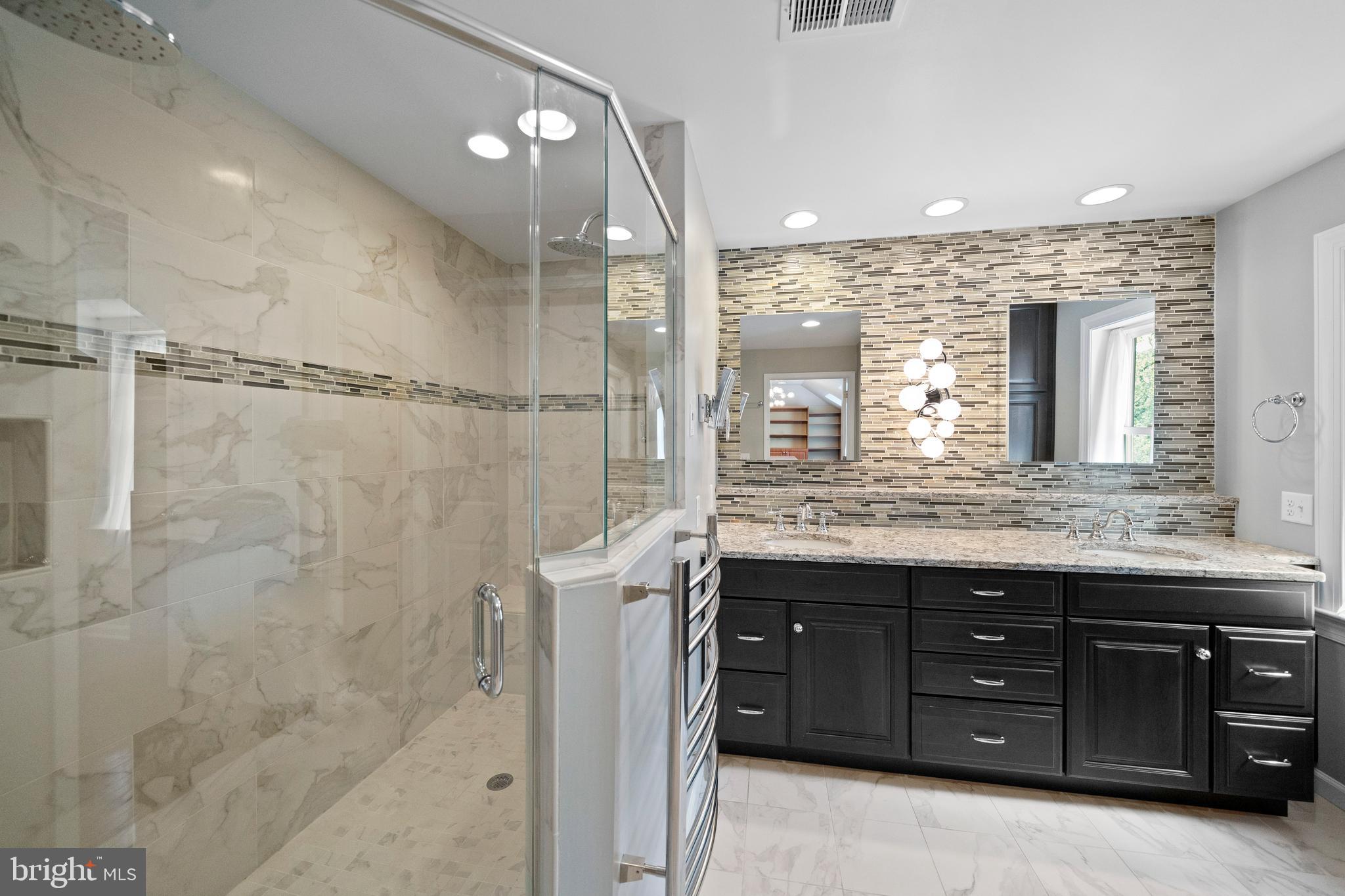 SHADOW OAK - Residential