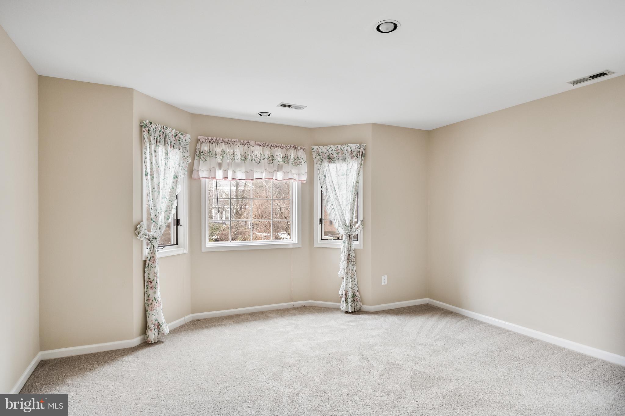 LOST TREE - Residential