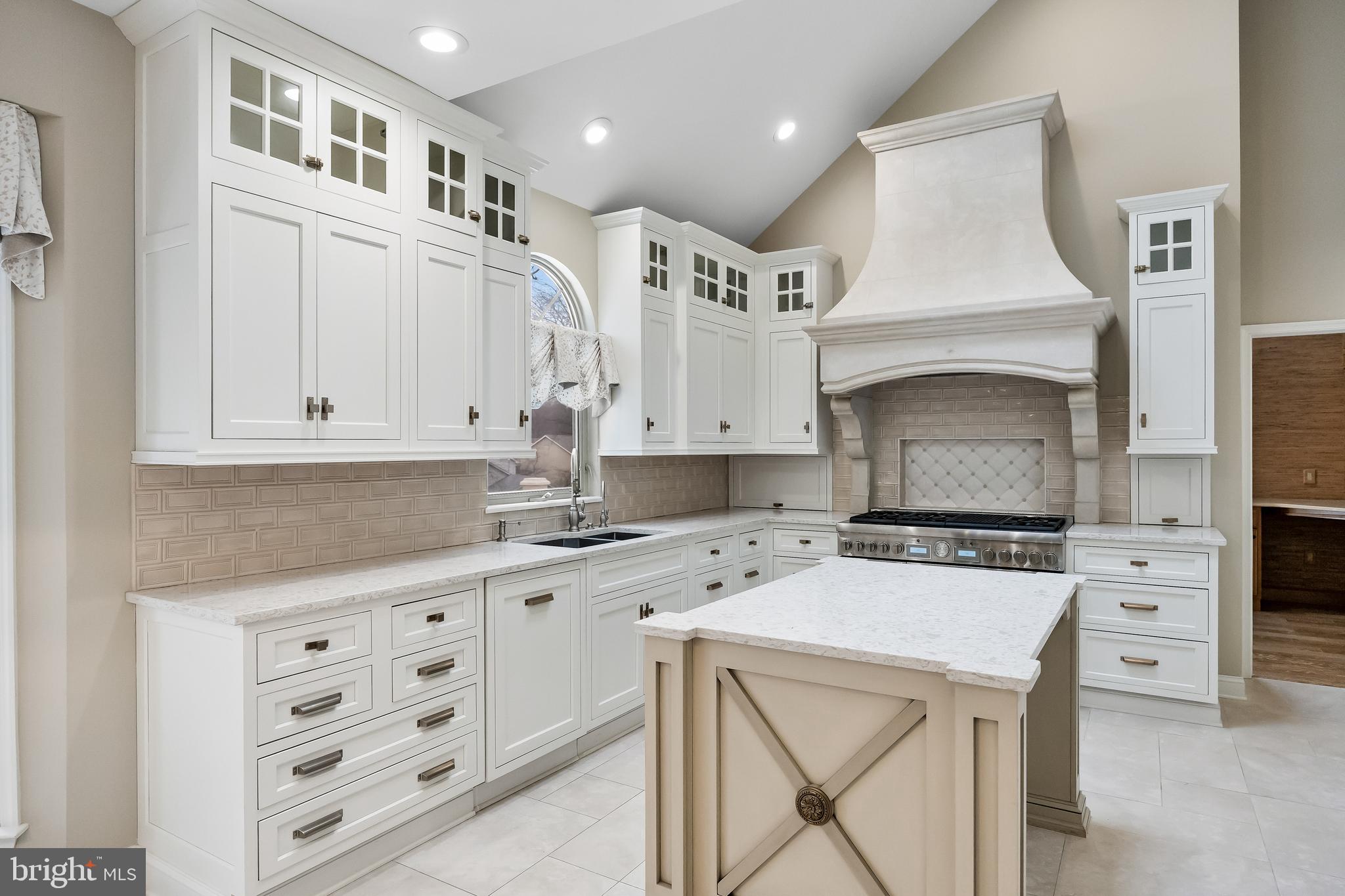 LOST TREE - Residential