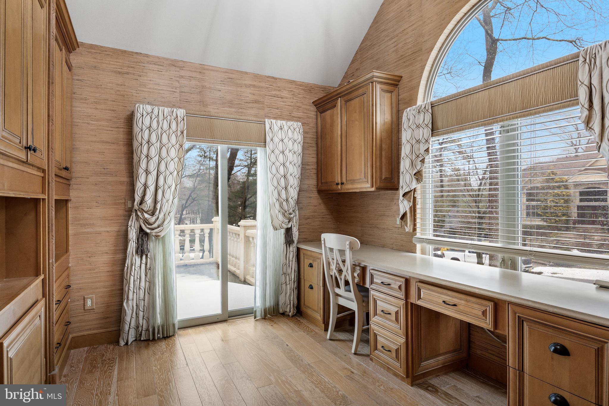 LOST TREE - Residential